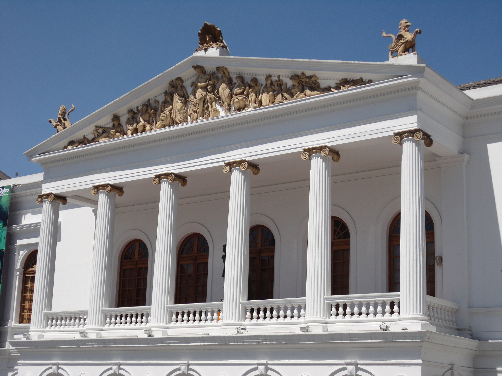 Sony Cyber-shot DSC-W570 sample photo. Teatro sucre quito photography