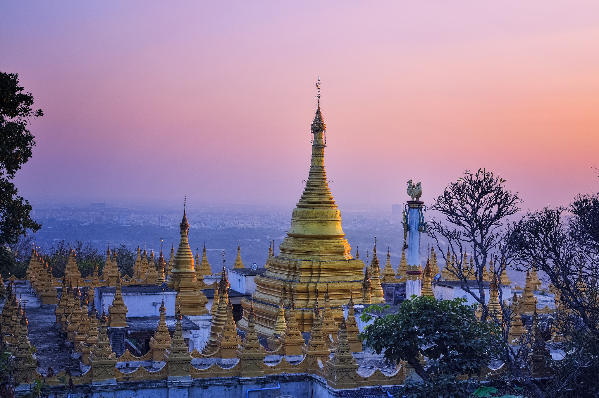 Nikon D300 + Nikon AF-S DX Nikkor 35mm F1.8G sample photo. Myanmar photography