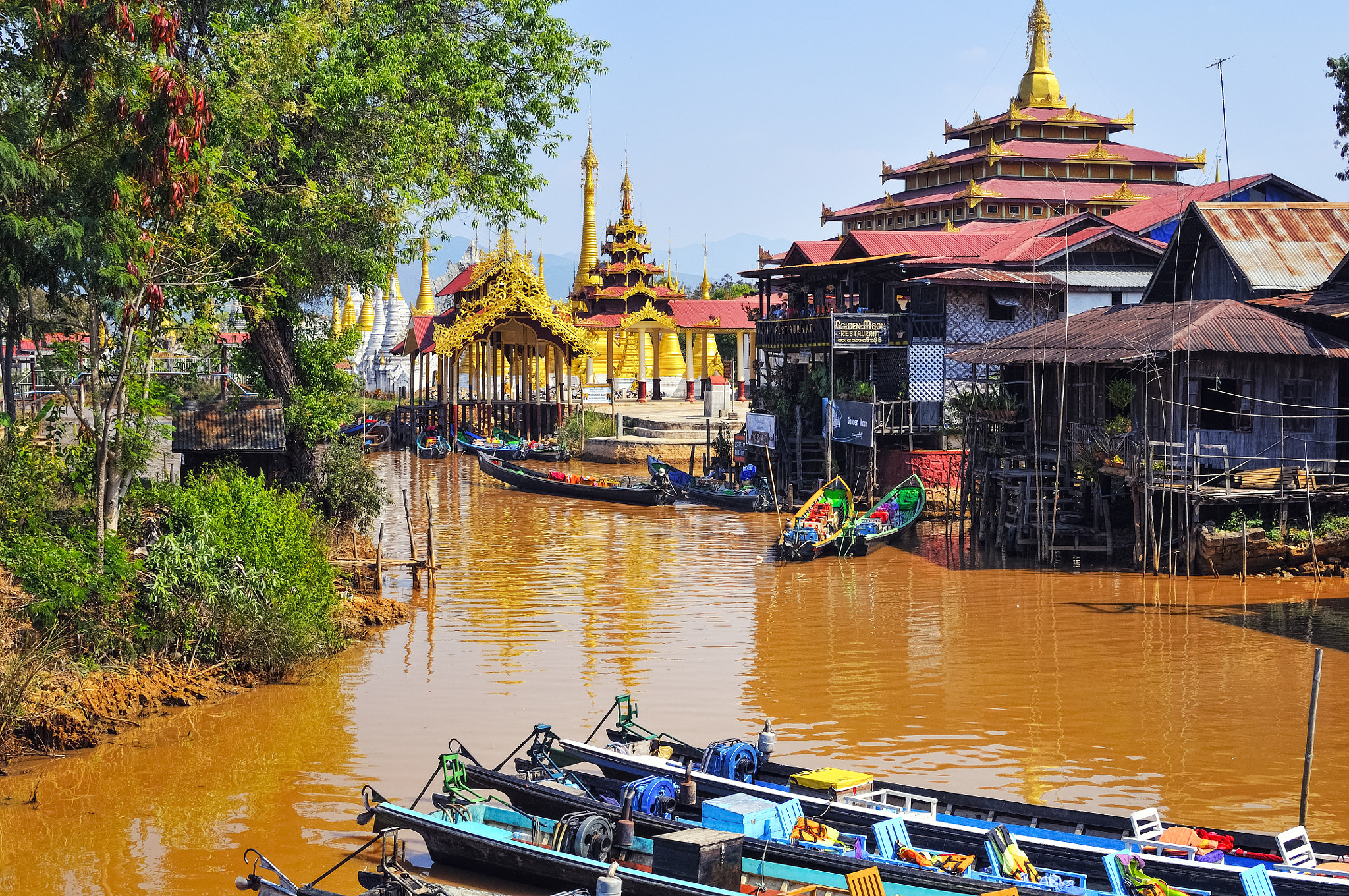 Nikon D300 + Nikon AF-S DX Nikkor 35mm F1.8G sample photo. Myanmar photography