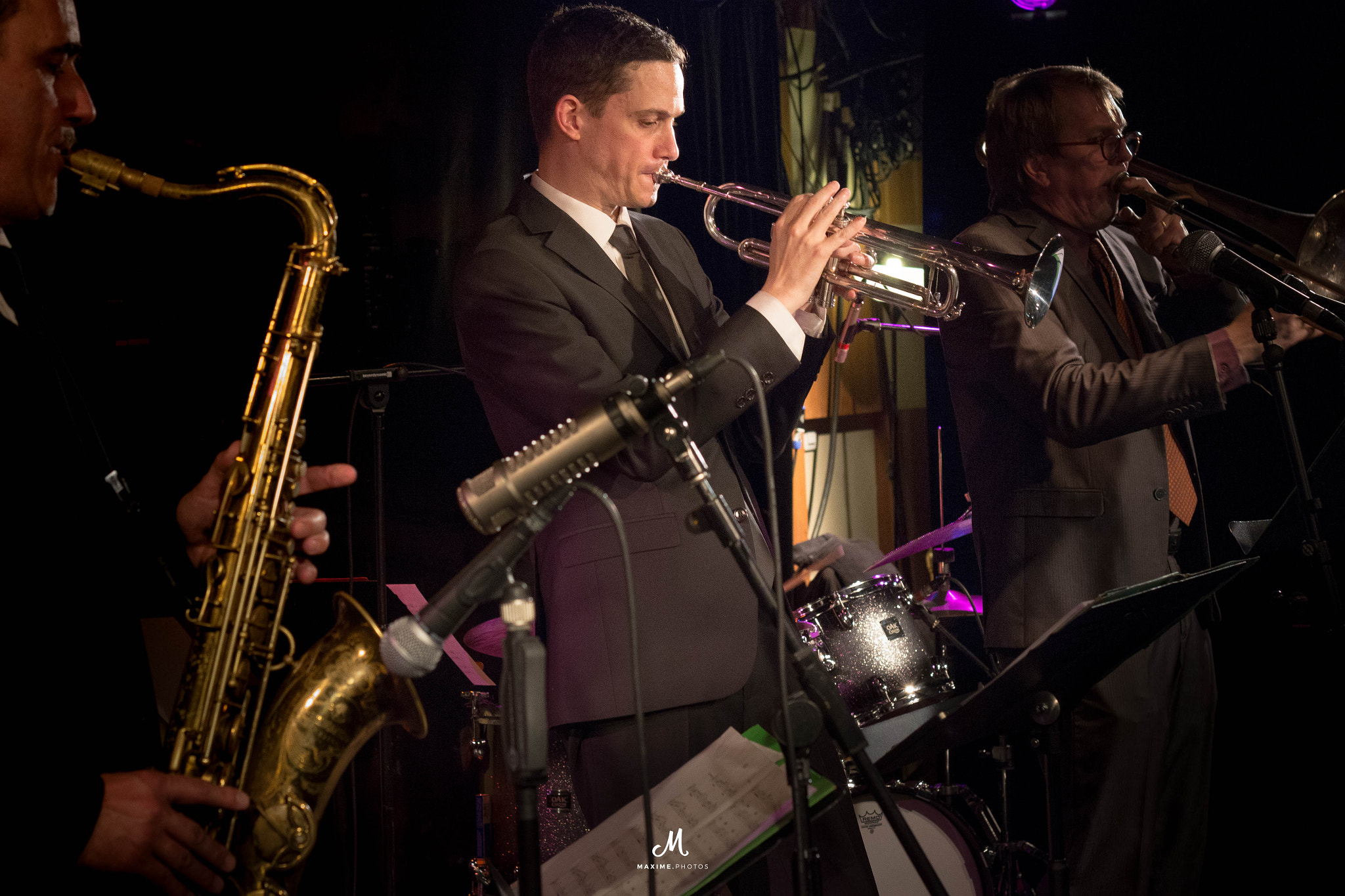 Canon EOS 100D (EOS Rebel SL1 / EOS Kiss X7) + Canon EF 50mm F1.8 II sample photo. Fabien mary quintet - cabaret jazz club photography