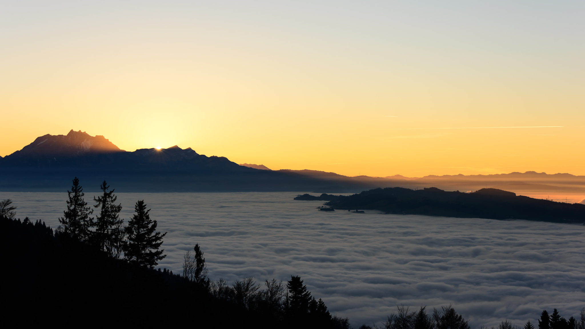 Nikon D800 + Sigma 70-200mm F2.8 EX DG OS HSM sample photo. Rigi - king of the mountains photography