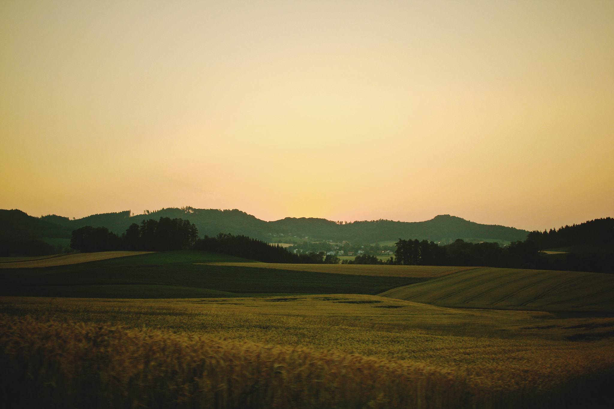 Canon EOS 550D (EOS Rebel T2i / EOS Kiss X4) sample photo. Sunset in upper austria photography