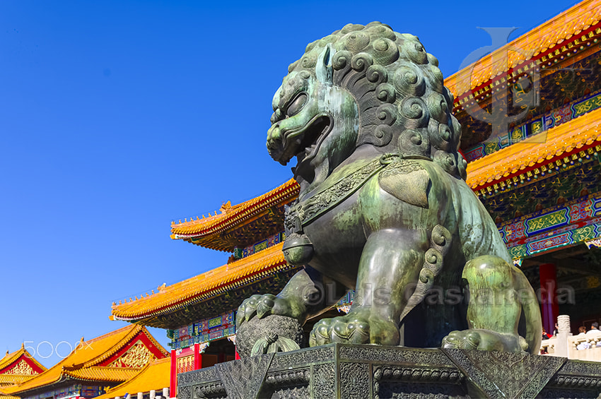 Pentax K20D sample photo. Bronze lion. the forbidden city. beijing. china. photography