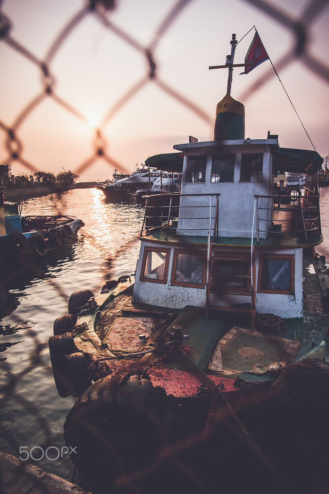 Nikon AF-S Nikkor 24-120mm F4G ED VR sample photo. Boat at hong kong photography