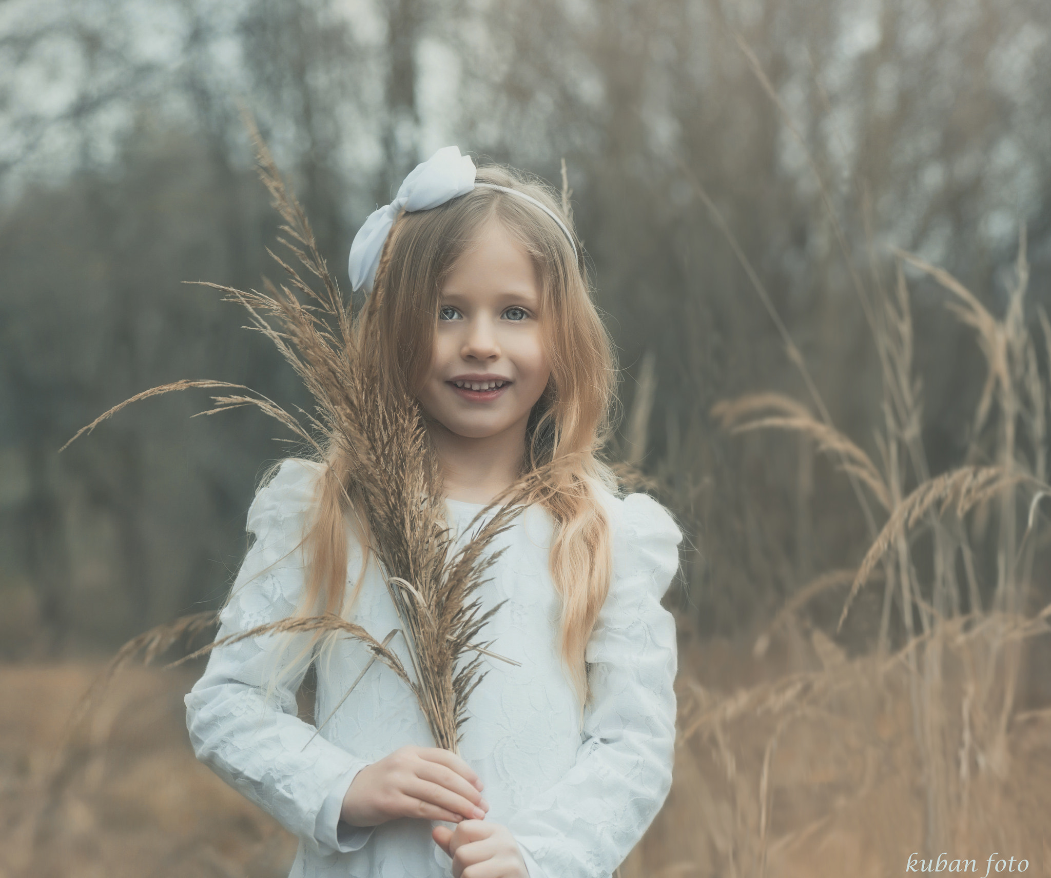 Nikon AF-S Micro-Nikkor 105mm F2.8G IF-ED VR sample photo. Anielka im wald photography