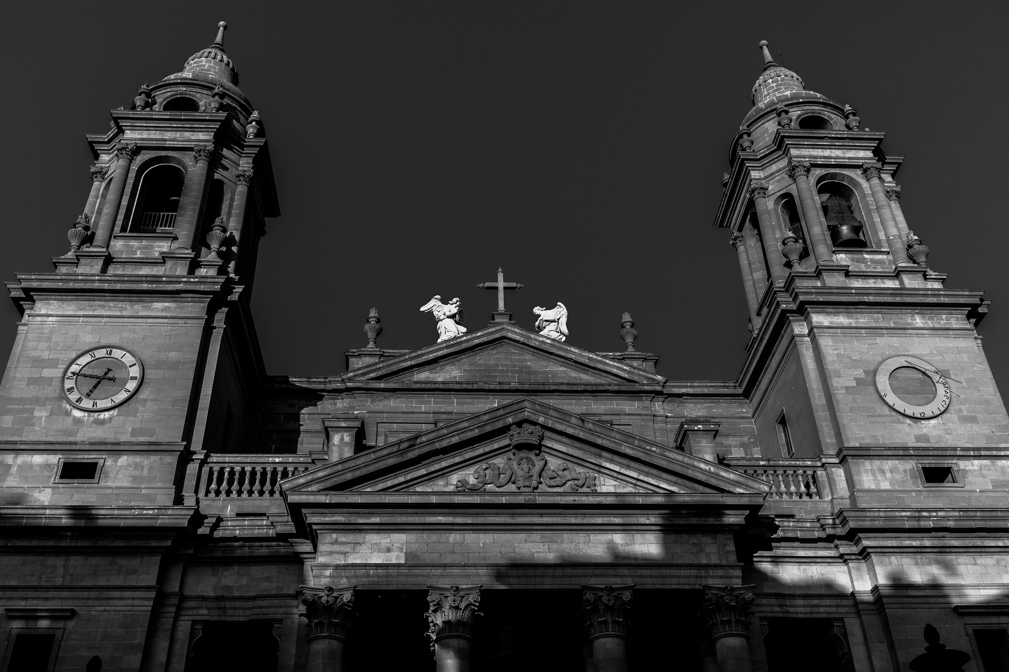 Canon EF 35mm F1.4L II USM sample photo. Catedral pamplona photography