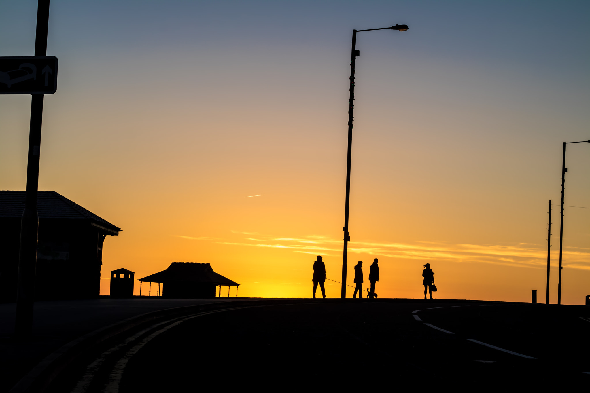 Canon EOS 760D (EOS Rebel T6s / EOS 8000D) + Canon EF 50mm F1.8 STM sample photo. A sunset walk photography