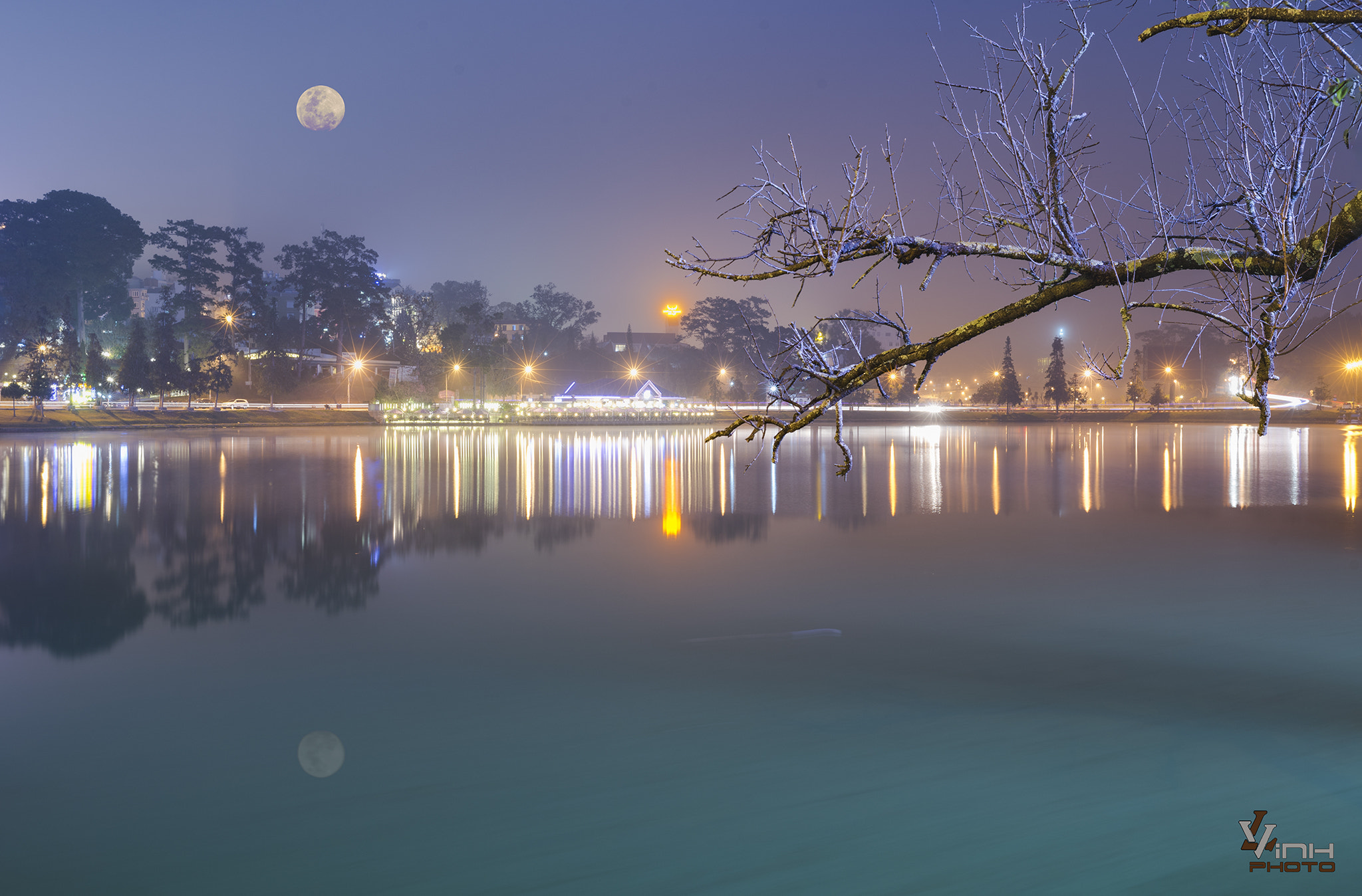 Nikon AF Nikkor 35mm F2D sample photo. Việt nam-Đà lạt-hồ xuân hương photography