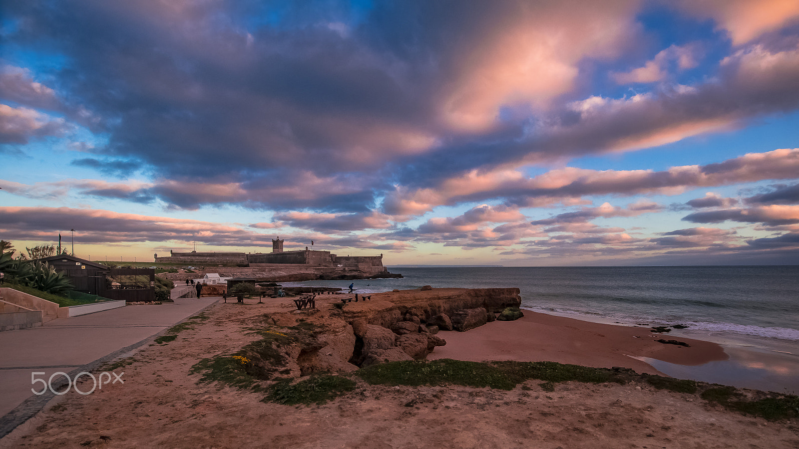 Canon EOS M5 + Canon EF-M 11-22mm F4-5.6 IS STM sample photo. Carcavelos photography