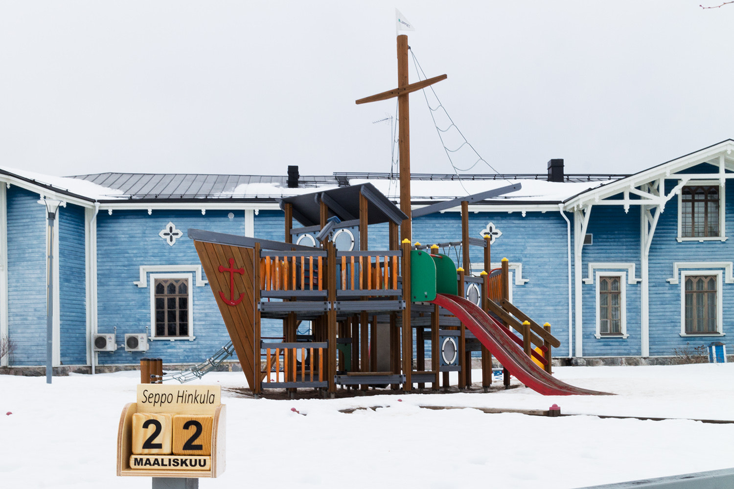 Canon EF-M 22mm F2 STM sample photo. March 22 photography