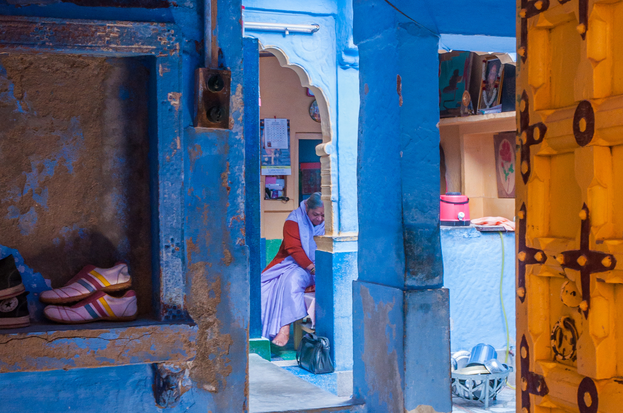 Nikon D90 + Tamron SP AF 17-50mm F2.8 XR Di II VC LD Aspherical (IF) sample photo. Indian home in the blue city of jodhpur, india photography
