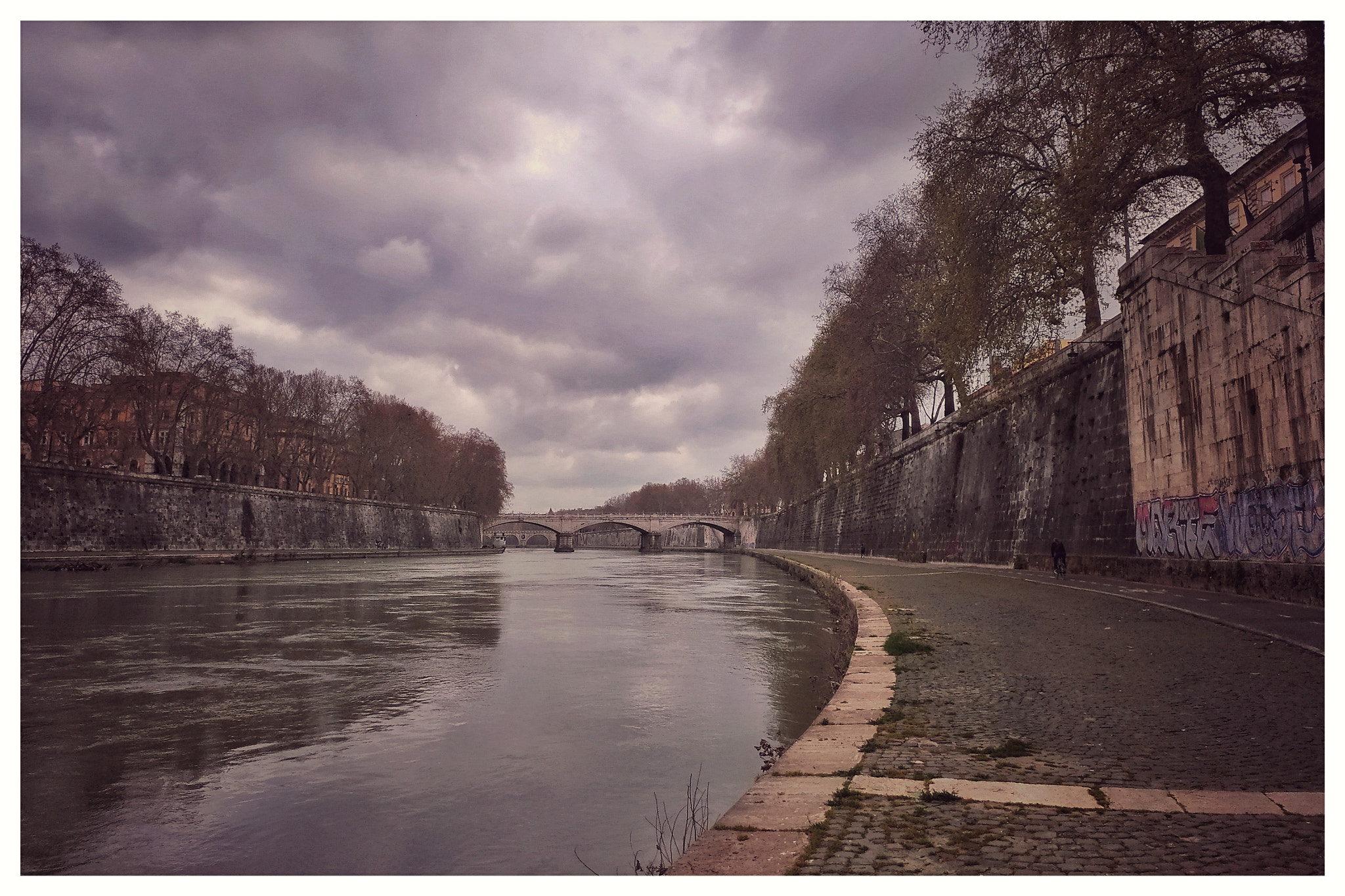 ASUS ZenFone 3 (ZE552KL) sample photo. Fume dalla roma centrale  photography