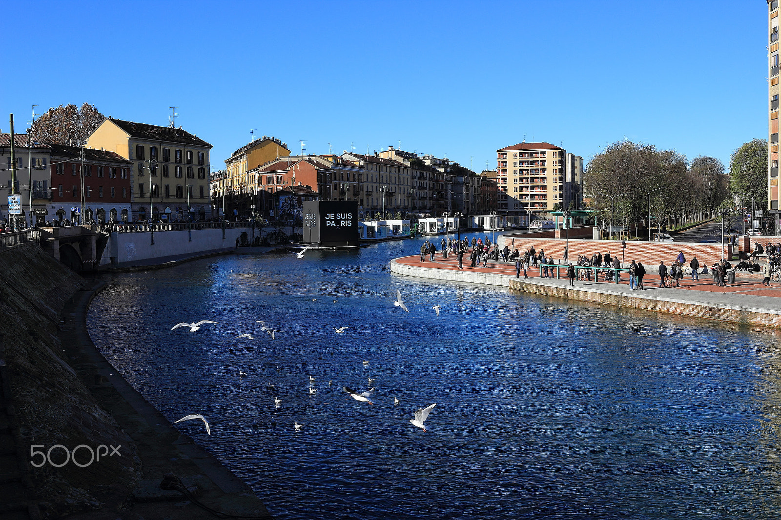 Canon EF-S 24mm F2.8 STM sample photo. Flying in milan photography