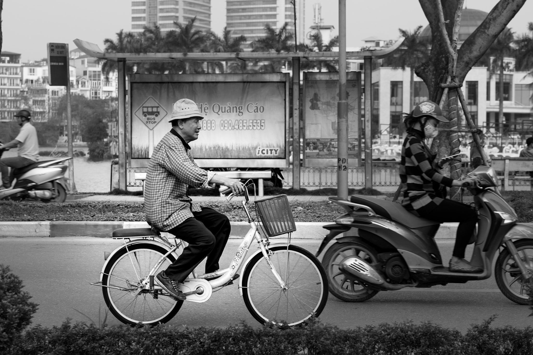 Sony a6000 sample photo. Life in ha noi photography