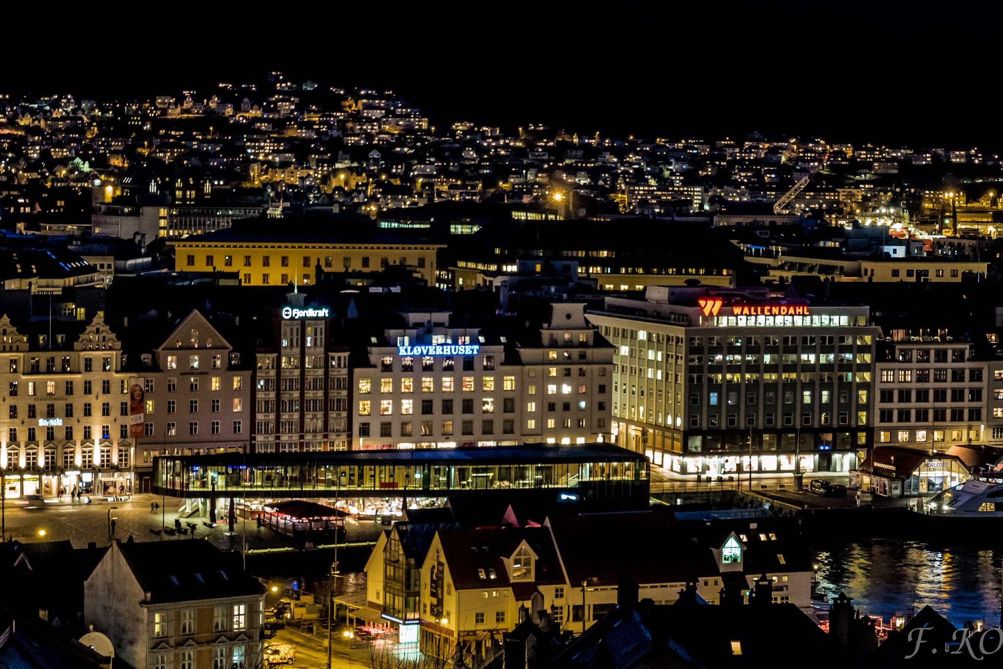 Olympus OM-D E-M5 II sample photo. Night lights photography