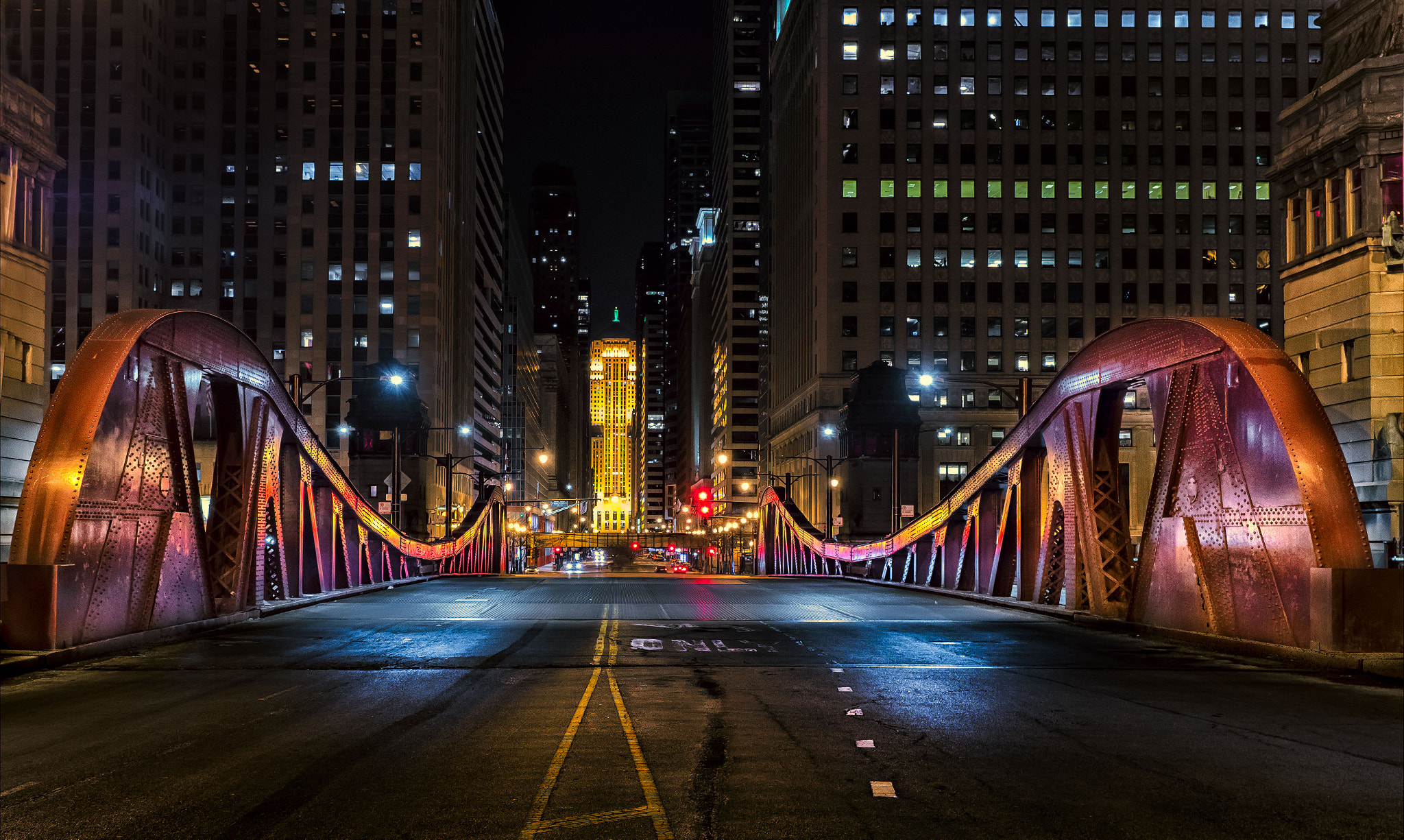 Olympus OM-D E-M1 Mark II + Olympus M.Zuiko Digital ED 12-40mm F2.8 Pro sample photo. Lasalle street bridge photography