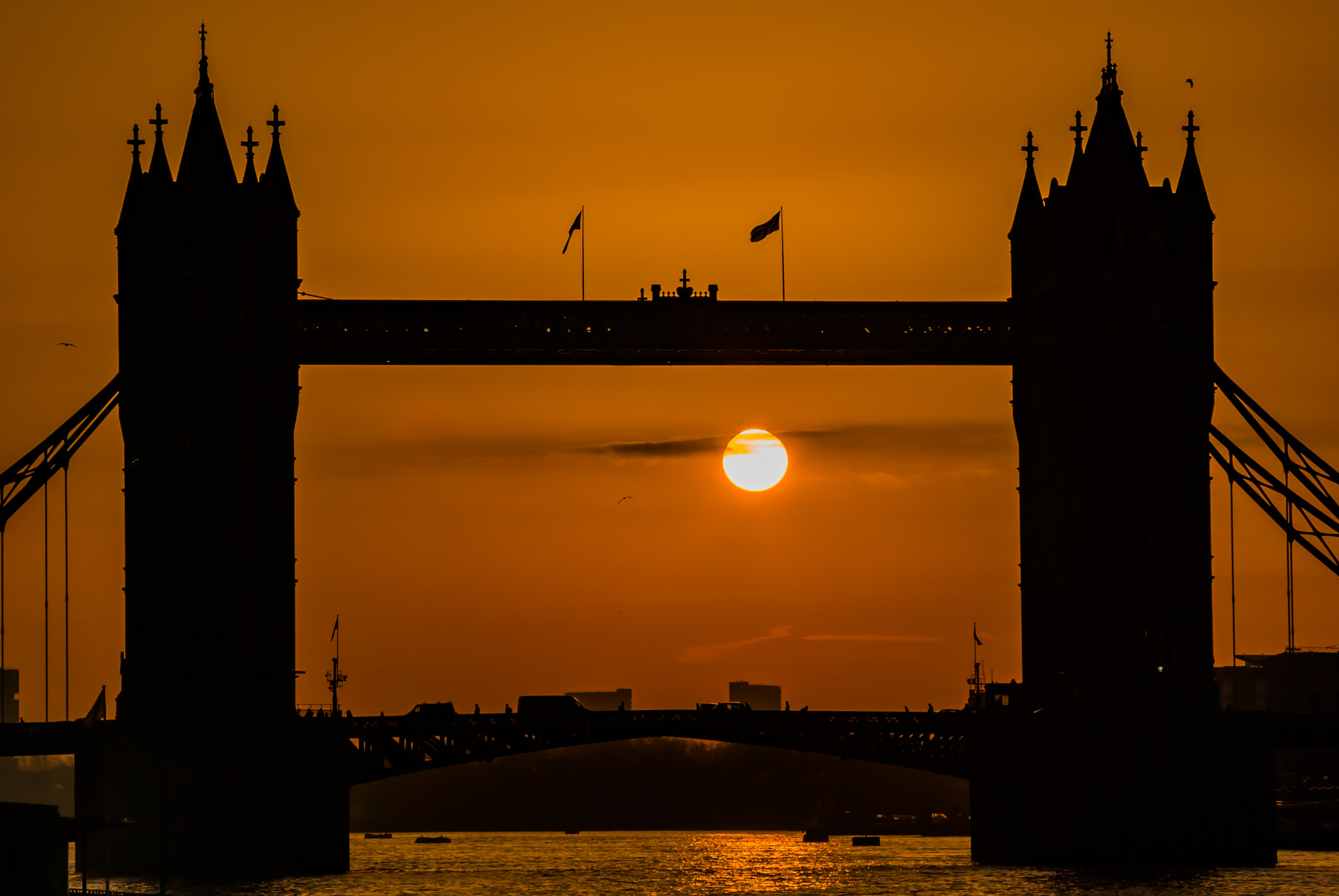 Samsung GX-10 sample photo. Tower bridge, dawn glow 1 photography