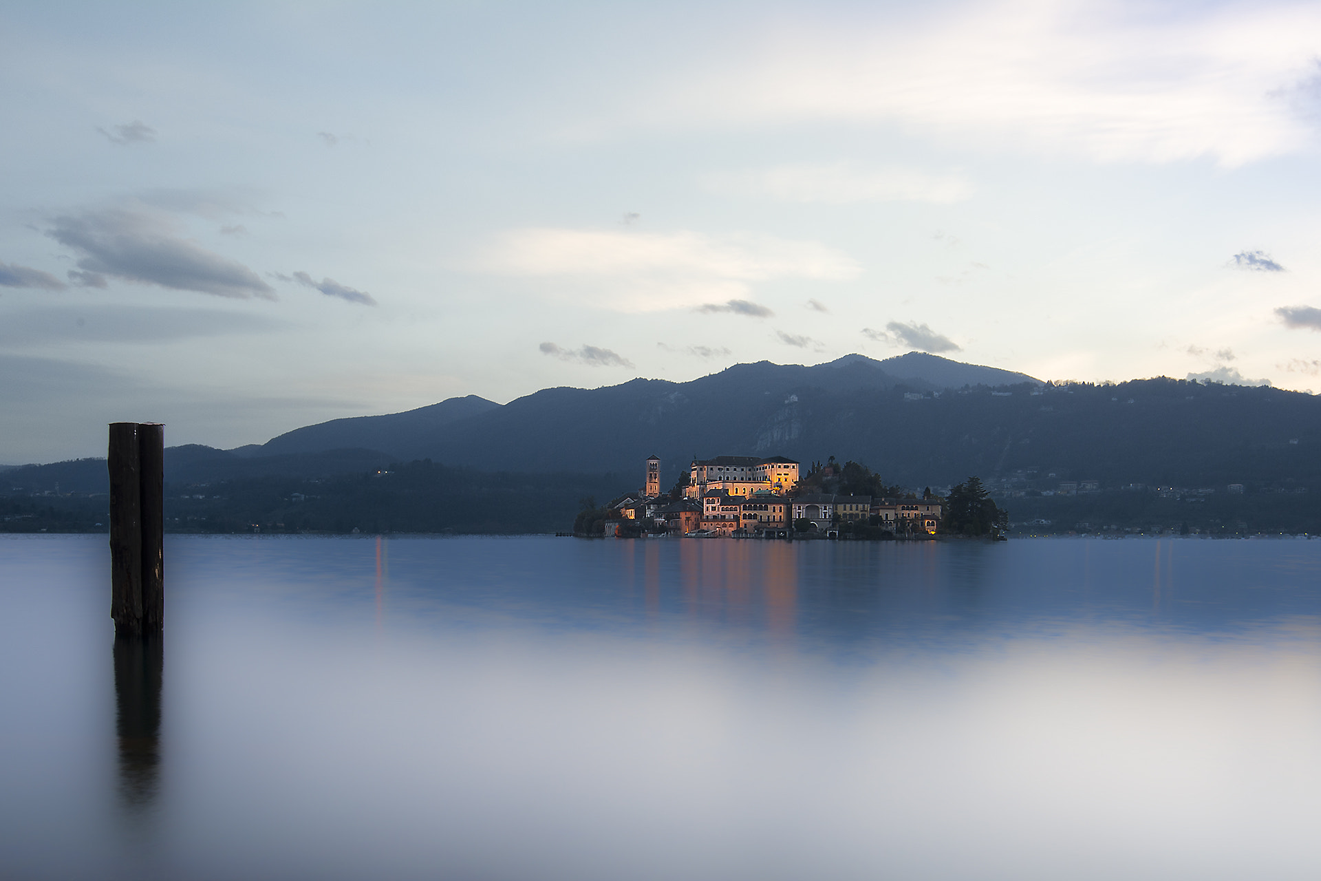Samyang 14mm F2.8 ED AS IF UMC sample photo. Isola san giulio photography