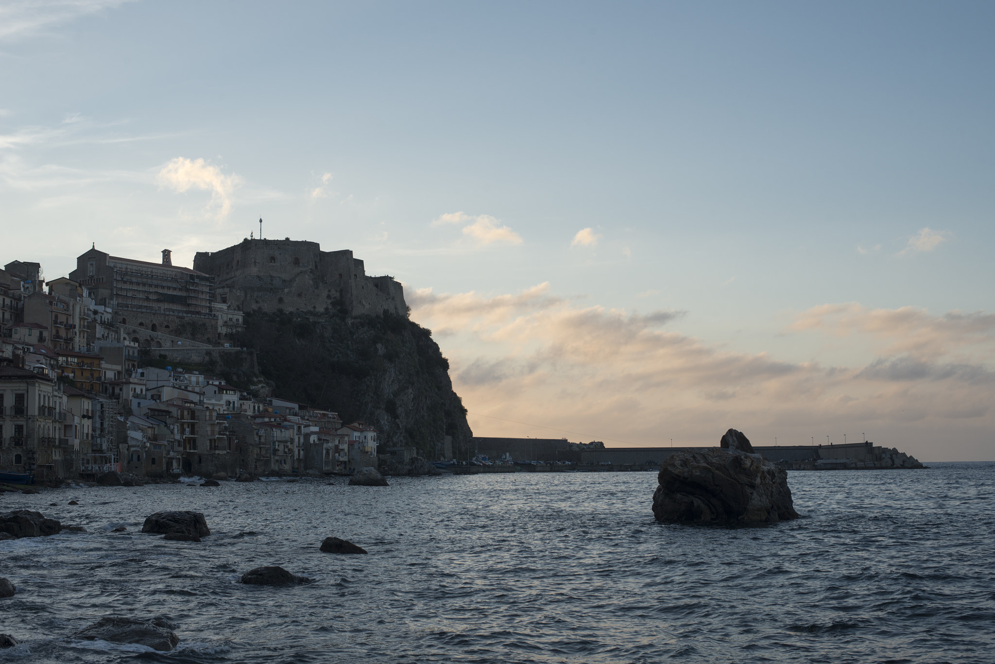 Nikon D800 + Nikon AF-S Nikkor 50mm F1.8G sample photo. Scilla skyline photography