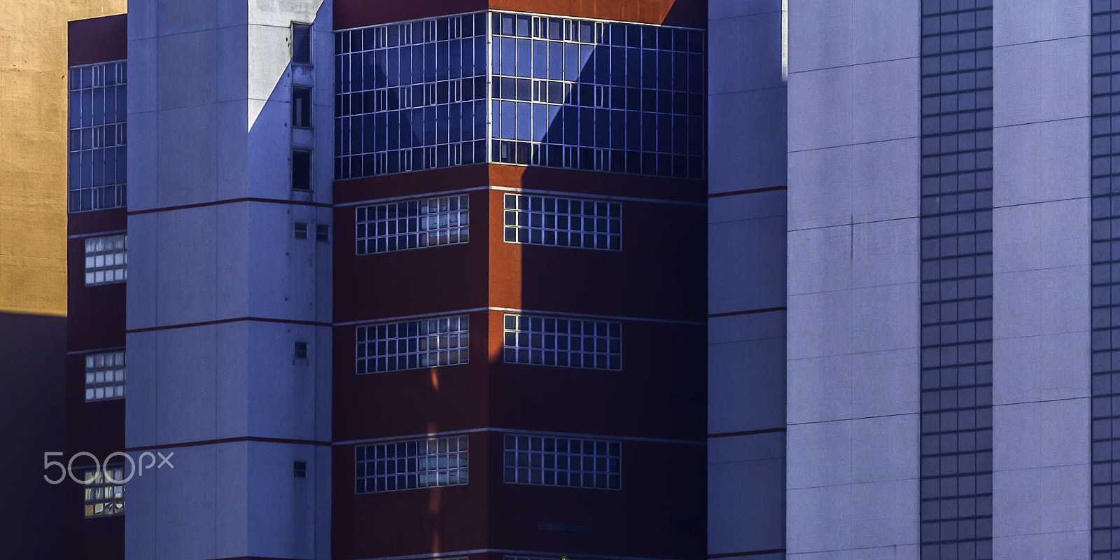 Canon EOS 7D + Canon EF 70-200mm F4L USM sample photo. Hk,lines and light photography