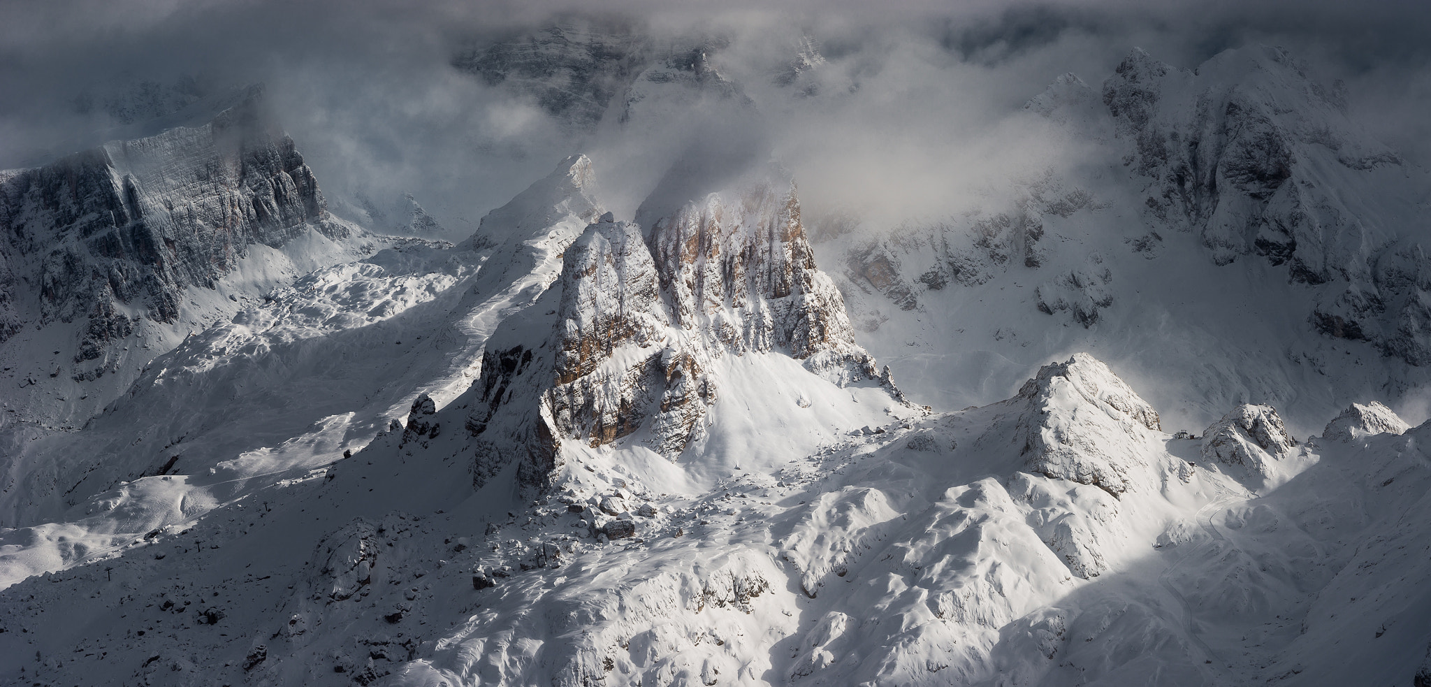 Nikon AF-S Nikkor 70-200mm F2.8G ED VR II sample photo. Averau pano sunray and clouds photography