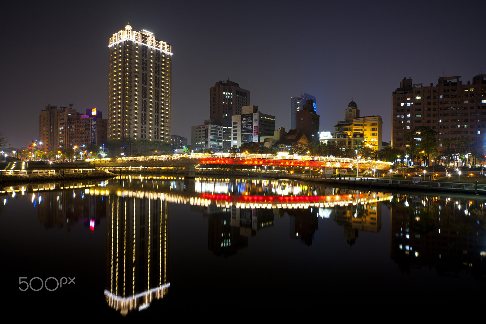 Nikon D3X + Sigma 12-24mm F4.5-5.6 EX DG Aspherical HSM sample photo. 藍,河川,天空,晴,城市 photography