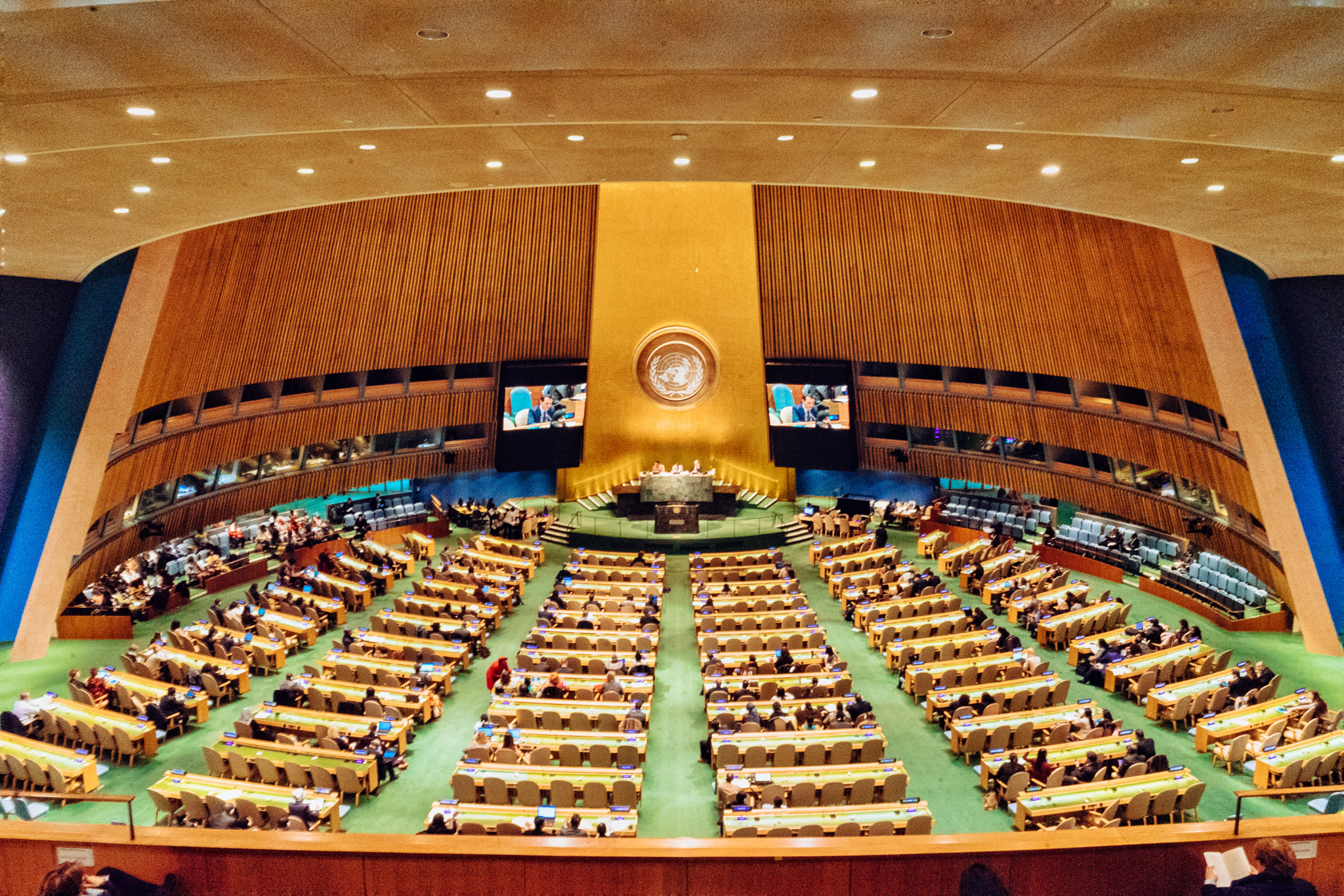 Sony FE 28mm F2 sample photo. United nations headquarters general assembly photography