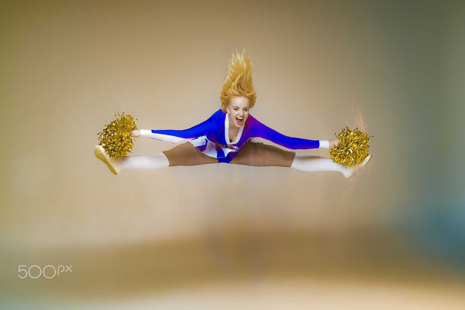 Sigma 50mm F1.4 DG HSM Art sample photo. Jump for joy photography