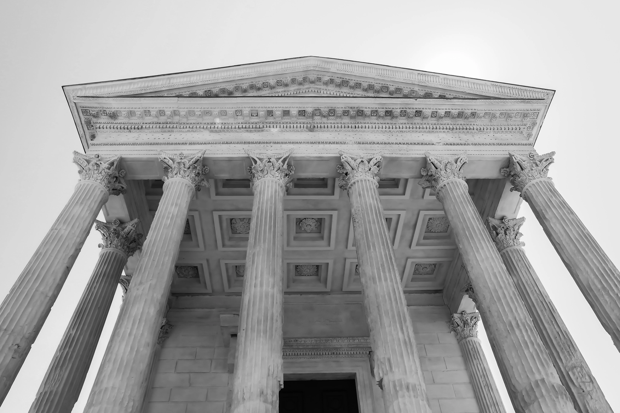 Samsung NX 16-50mm F3.5-5.6 Power Zoom ED OIS sample photo. Maison carré de nimes photography