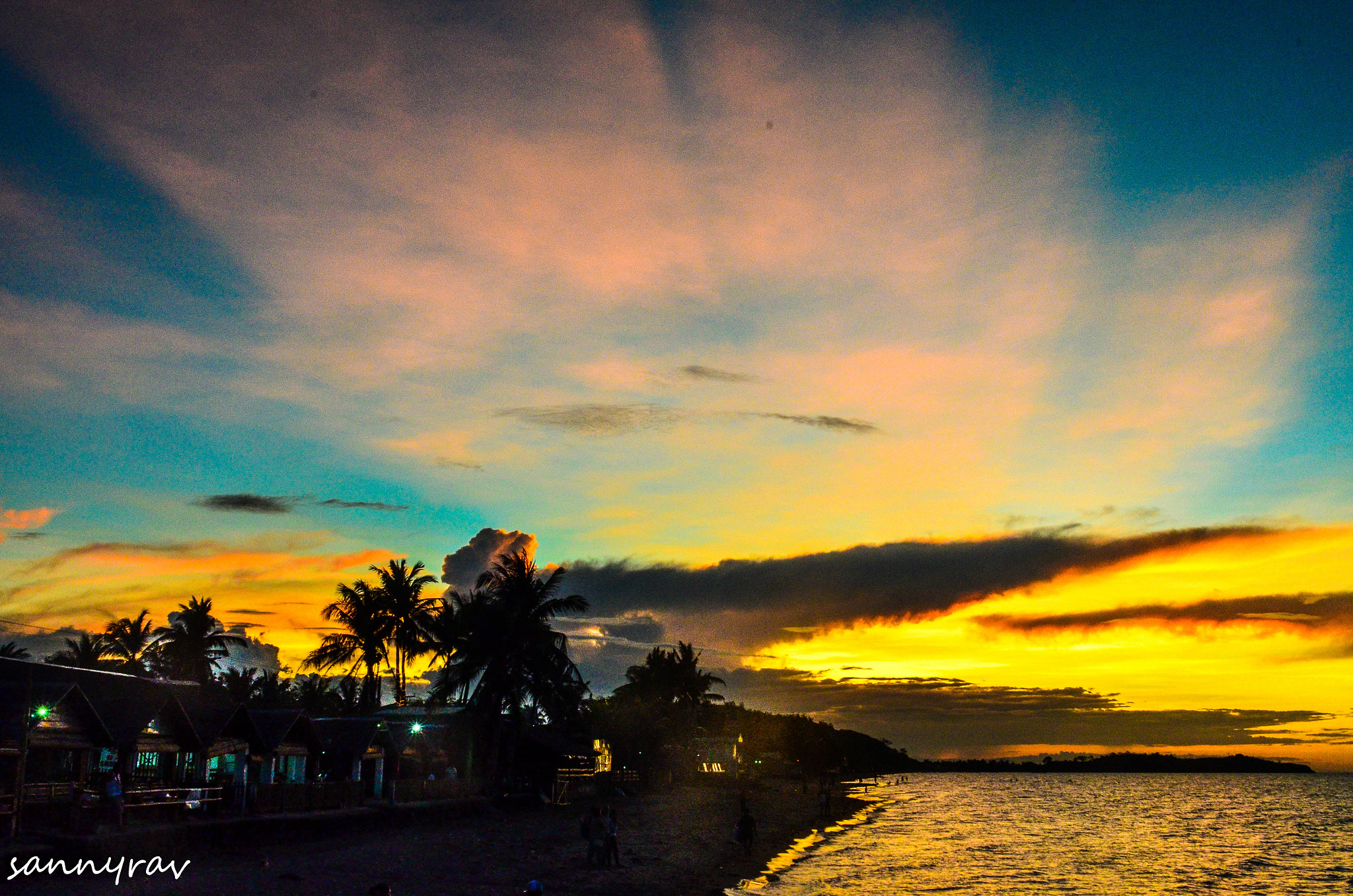 Nikon AF Nikkor 24mm F2.8D sample photo. Sunset and the rays photography