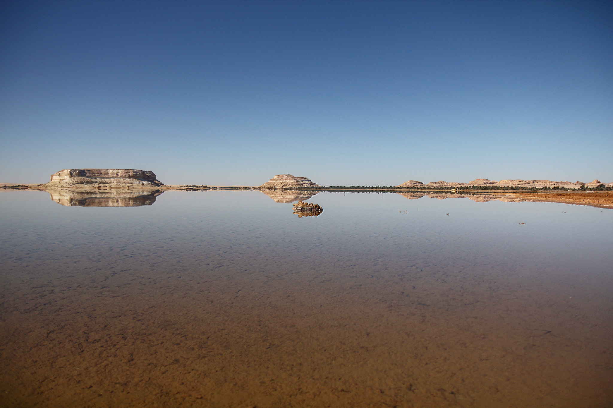 Canon EF-S 17-55mm F2.8 IS USM sample photo. Siwa oasis, egypt. lake shali photography