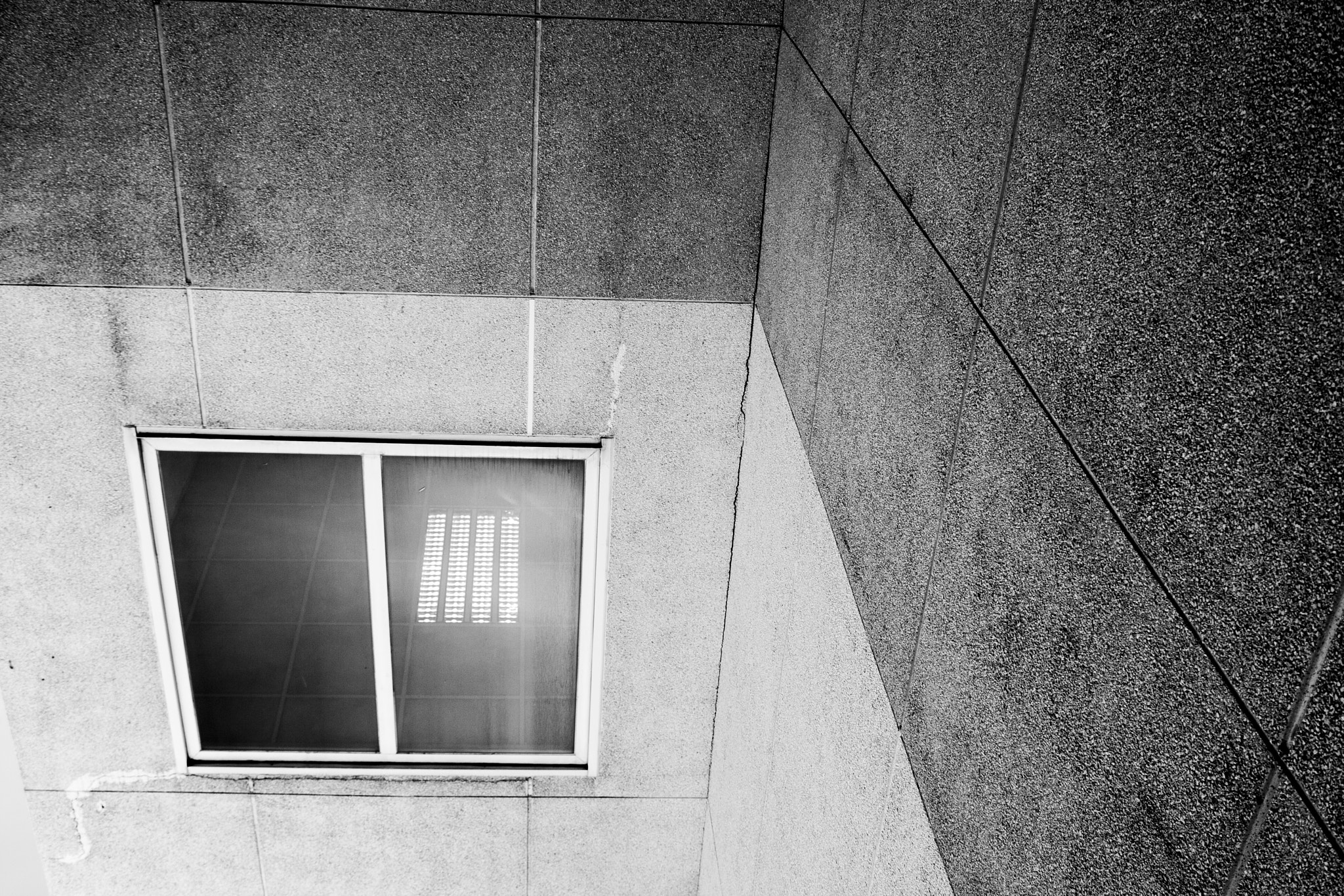 Canon EOS 400D (EOS Digital Rebel XTi / EOS Kiss Digital X) sample photo. Window photography