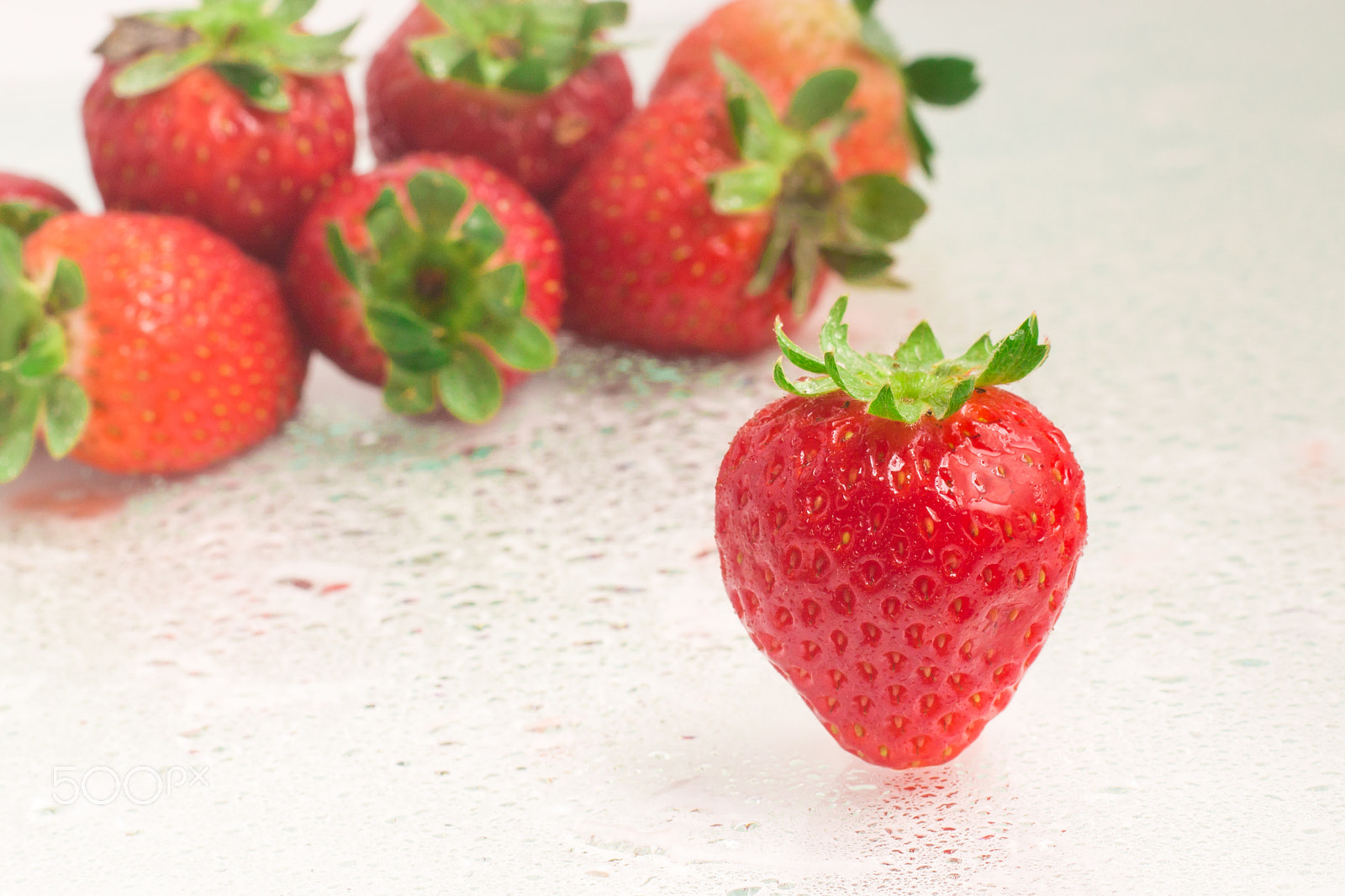 Canon EOS 700D (EOS Rebel T5i / EOS Kiss X7i) + Sigma 50mm f/2.8 EX sample photo. Fresh red strawberries photography