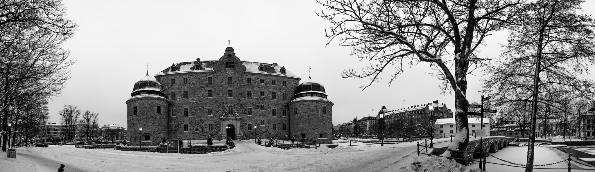 smc PENTAX-DA L 18-55mm F3.5-5.6 sample photo. Örebro castle panorama  photography