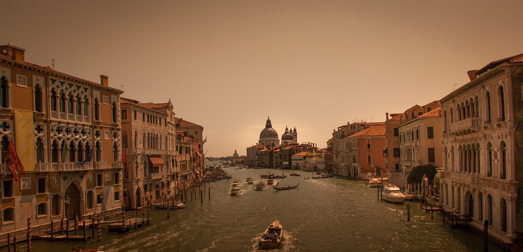 Canon EOS 5D + Canon EF 24-105mm F4L IS USM sample photo. Canal grande venezia photography