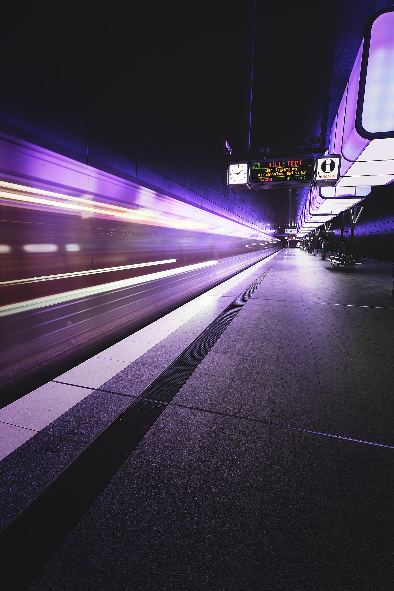 Sony a7 + Sony DT 50mm F1.8 SAM sample photo. Subway hafencity photography