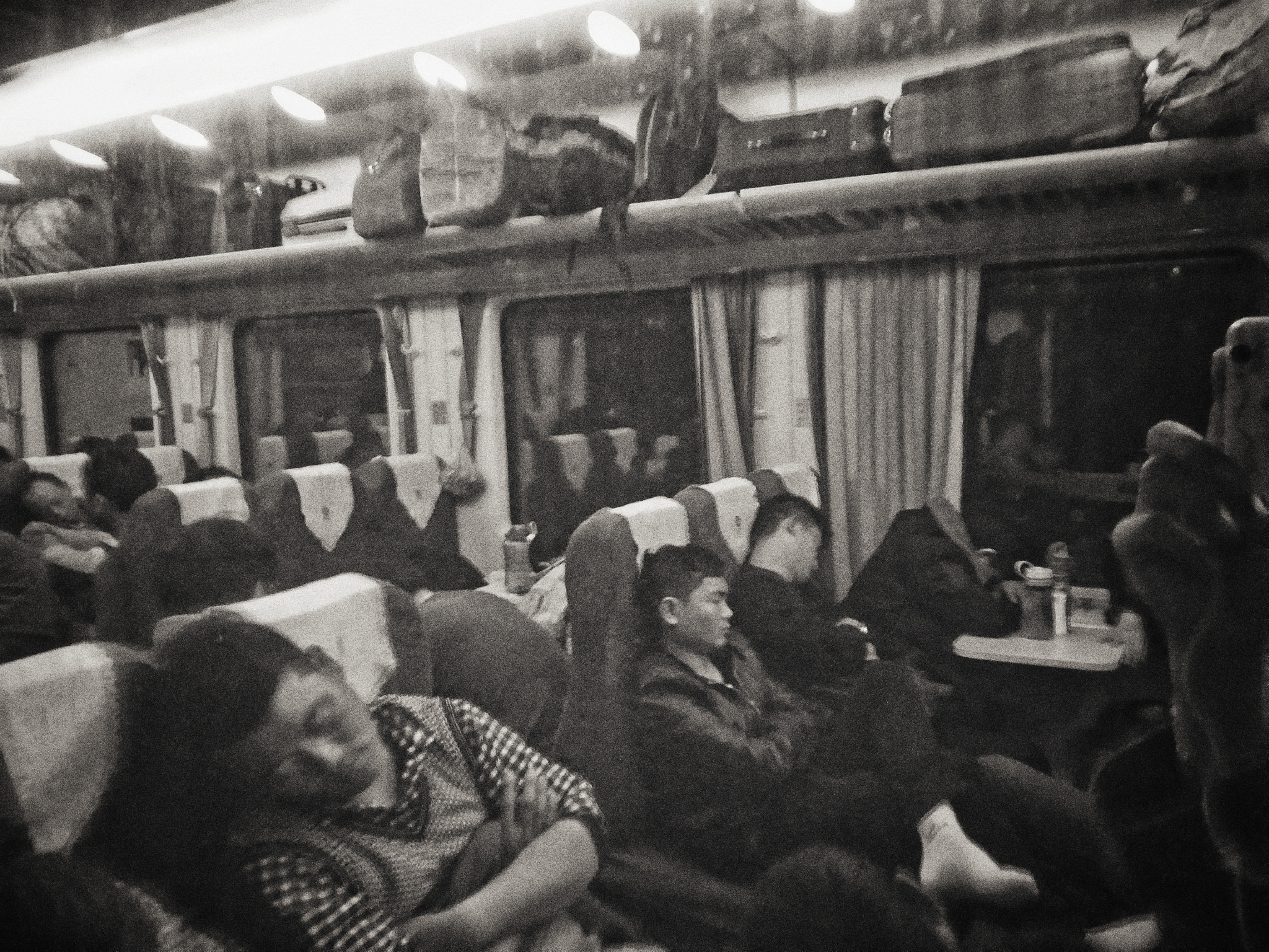 vivo X6SPLUS D sample photo. Late night train photography