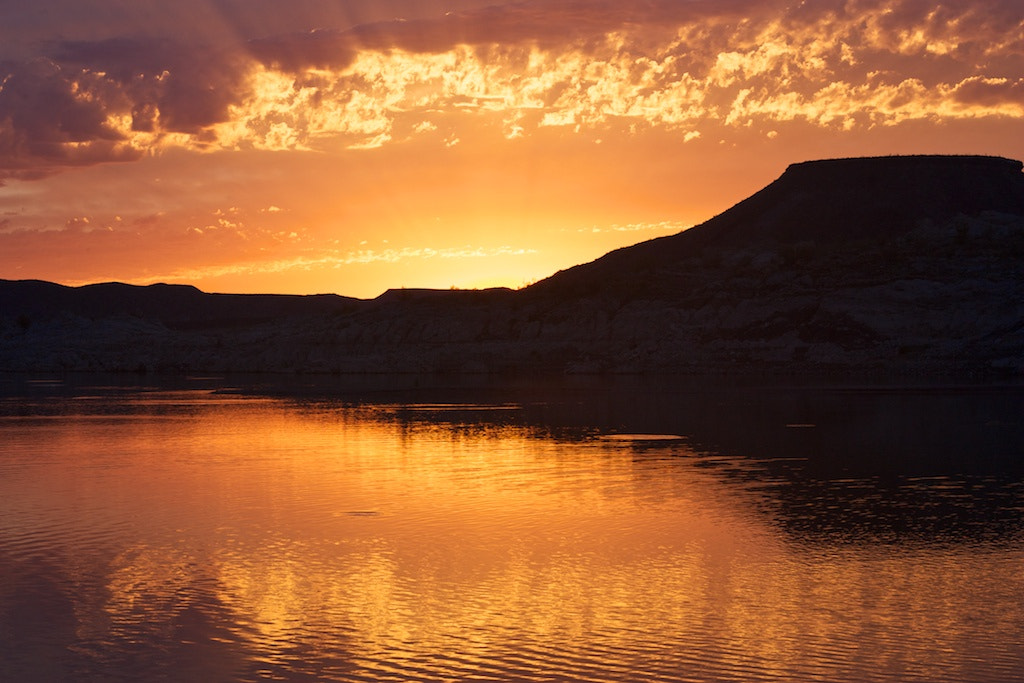 Canon EOS 450D (EOS Rebel XSi / EOS Kiss X2) sample photo. Lake sunrise photography