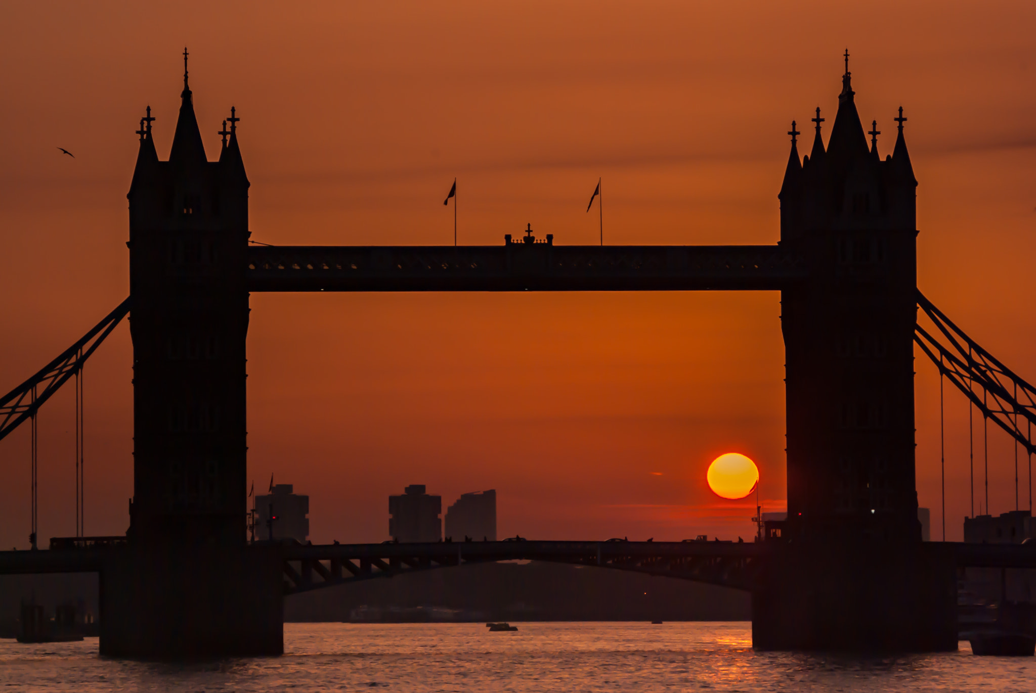 Samsung GX-10 sample photo. Tower bridge, dawn glow 2 photography