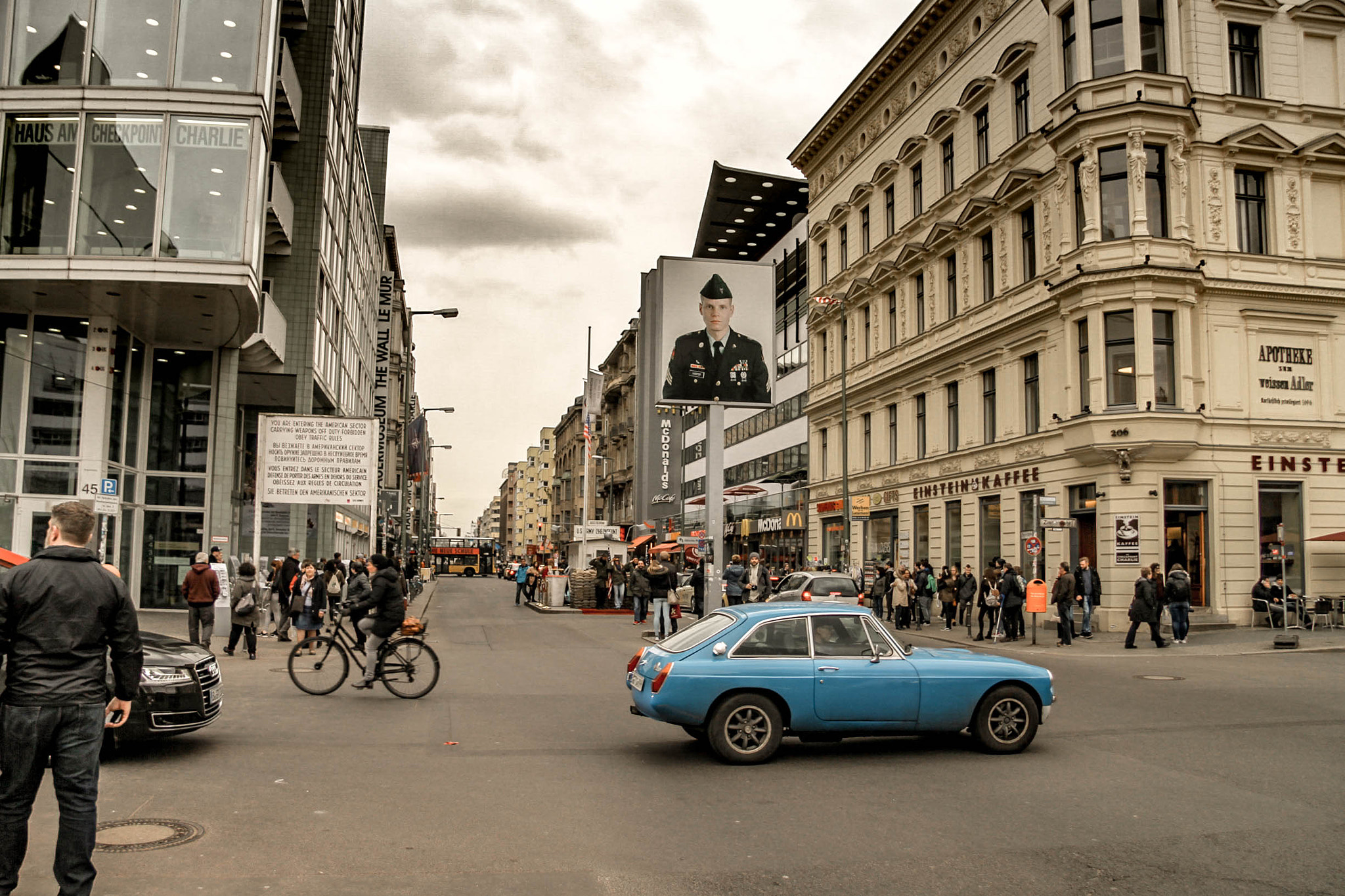 Canon EOS 7D + Canon EF-S 17-85mm F4-5.6 IS USM sample photo. Checkpoint charlie photography