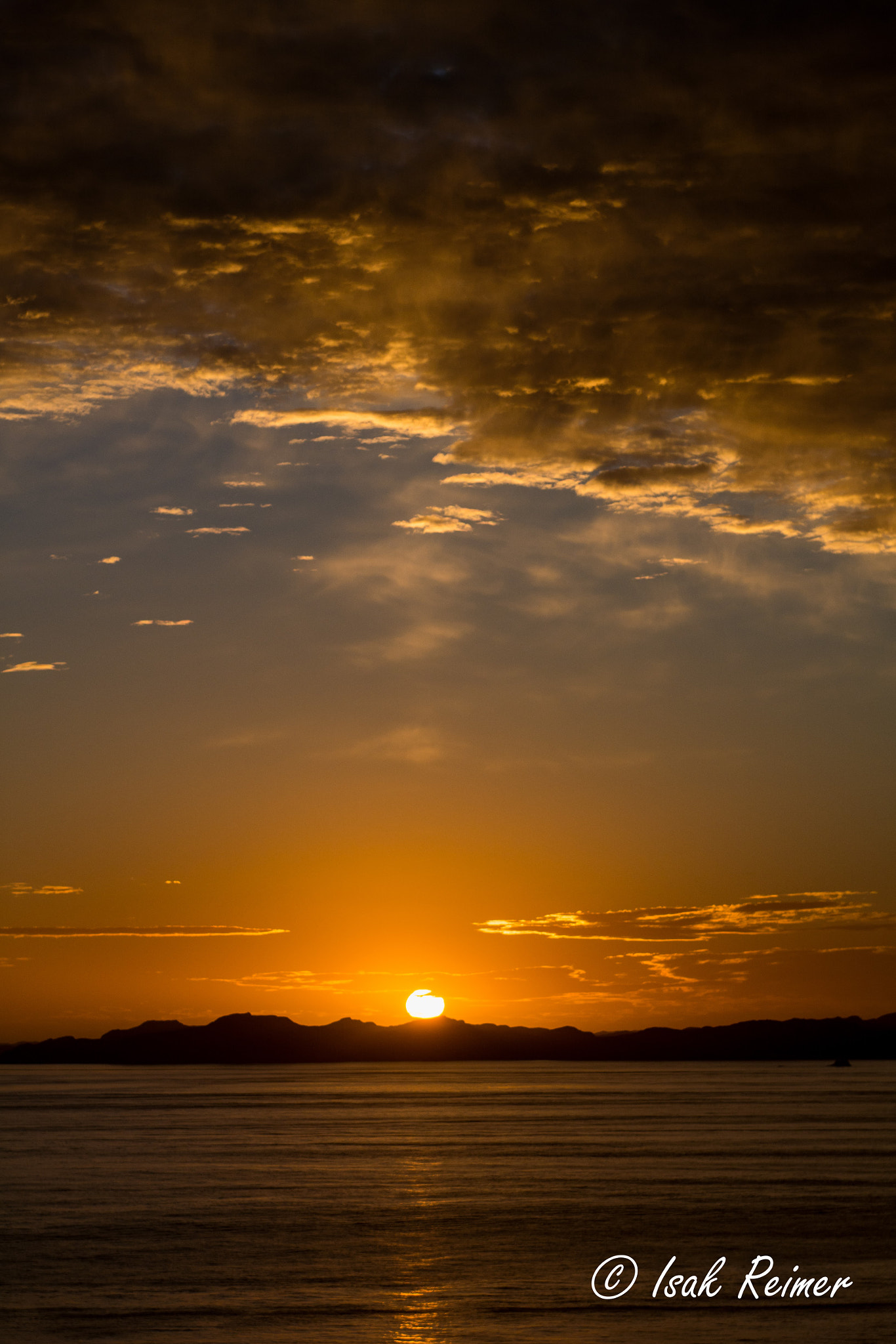 Nikon AF-S Nikkor 24-70mm F2.8G ED sample photo. Beautiful sunset in nuuk.. photography