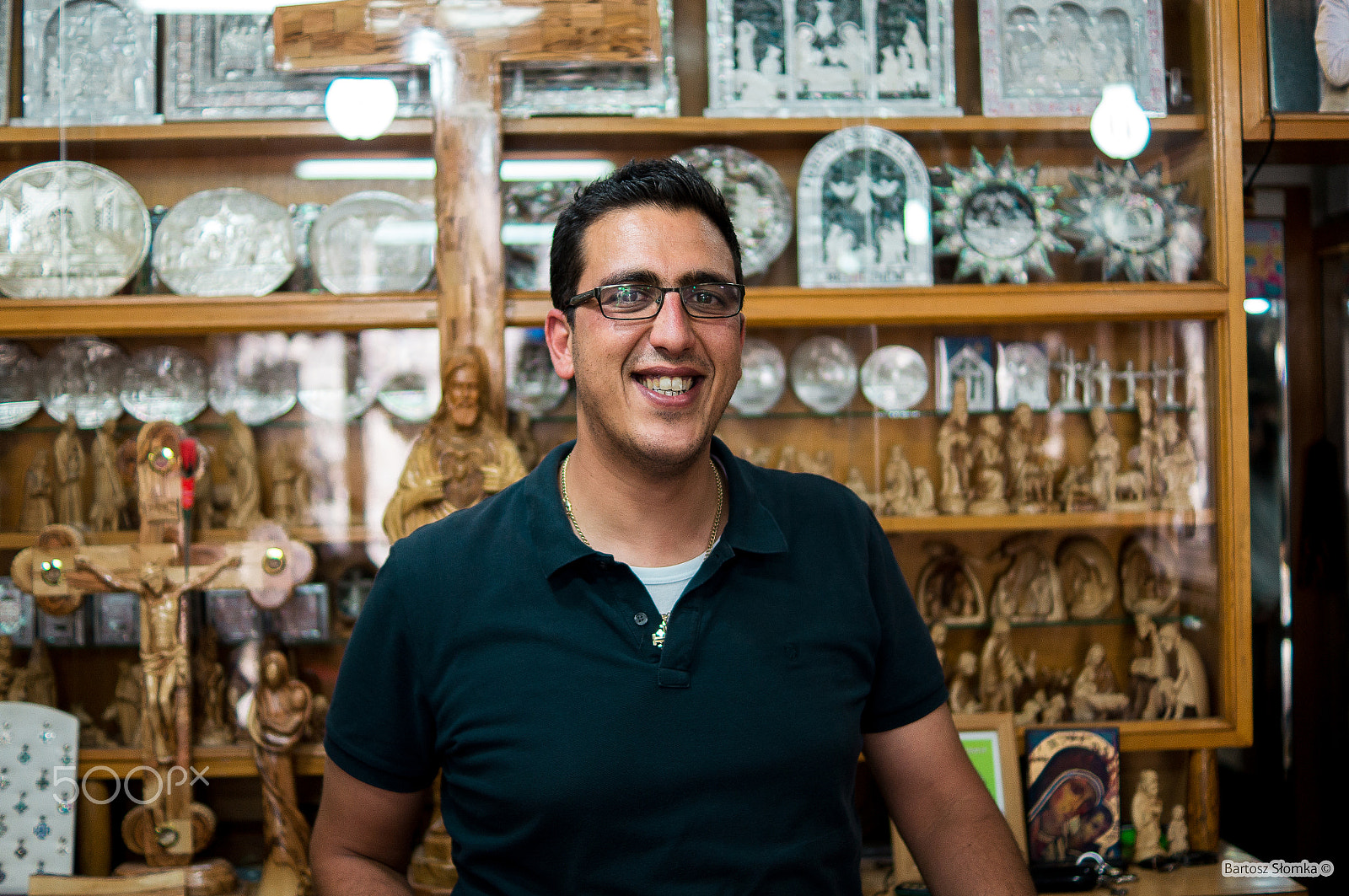 Sony SLT-A57 + Sony DT 35mm F1.8 SAM sample photo. Shopkeeper photography