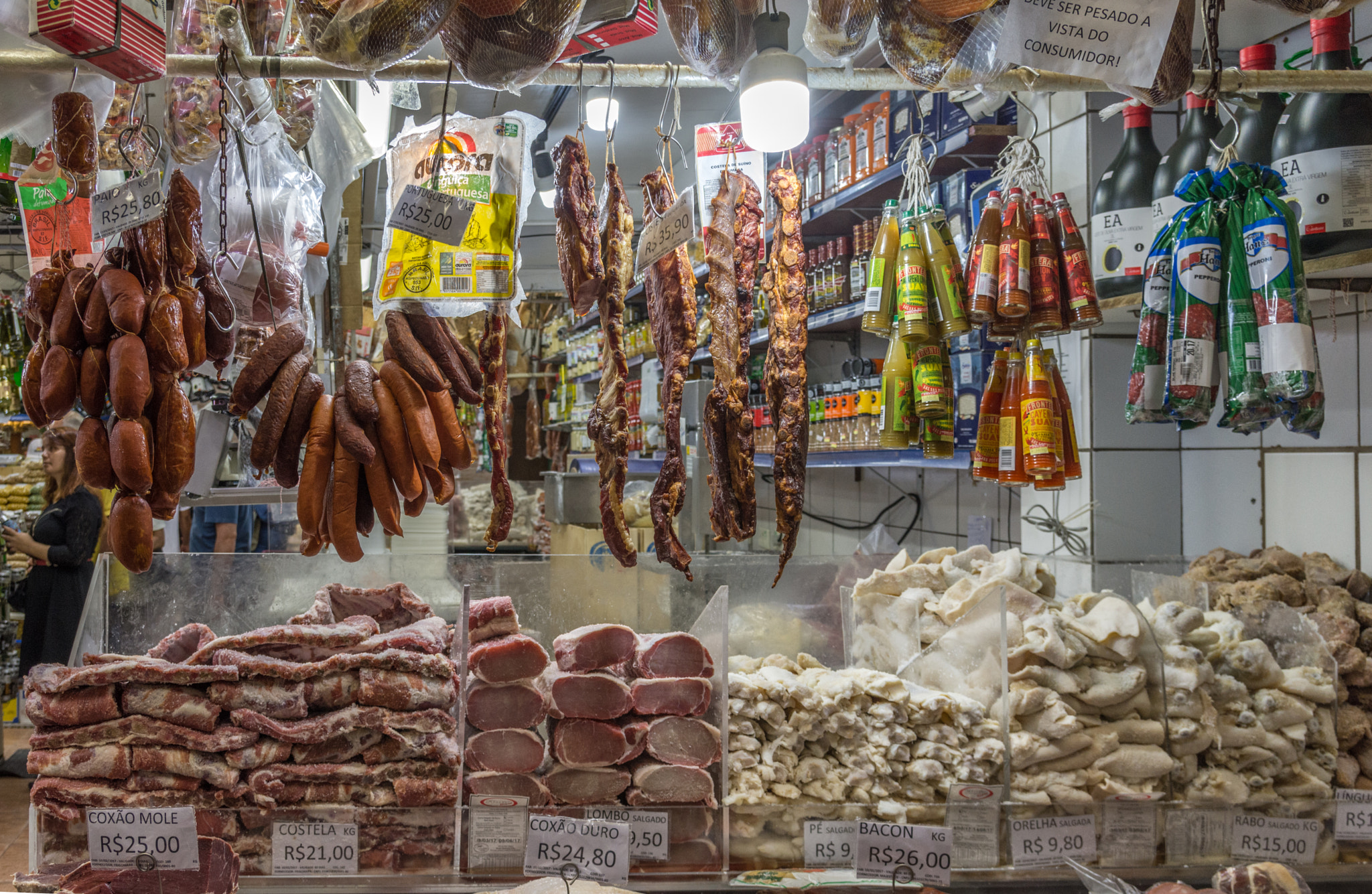 Sigma 18-50mm F2.8 EX DC Macro sample photo. Sausages in são paulo municipal market photography