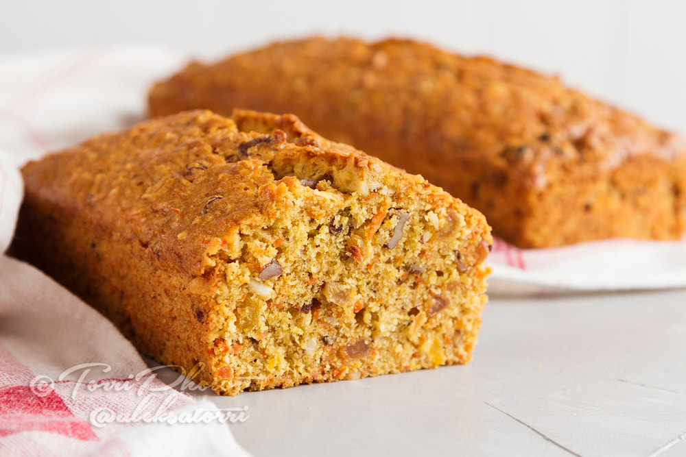Canon EOS 650D (EOS Rebel T4i / EOS Kiss X6i) + Canon EF 24-105mm F4L IS USM sample photo. Fresh carrot cake photography