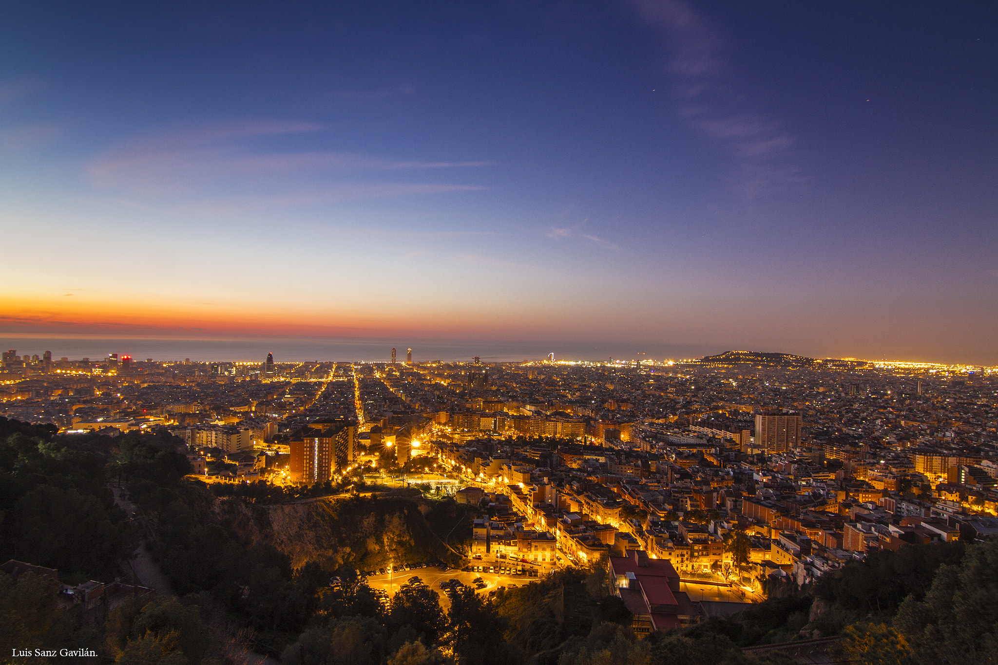 Canon EOS 7D + Tokina AT-X Pro 11-16mm F2.8 DX sample photo. Barcelona morning. photography