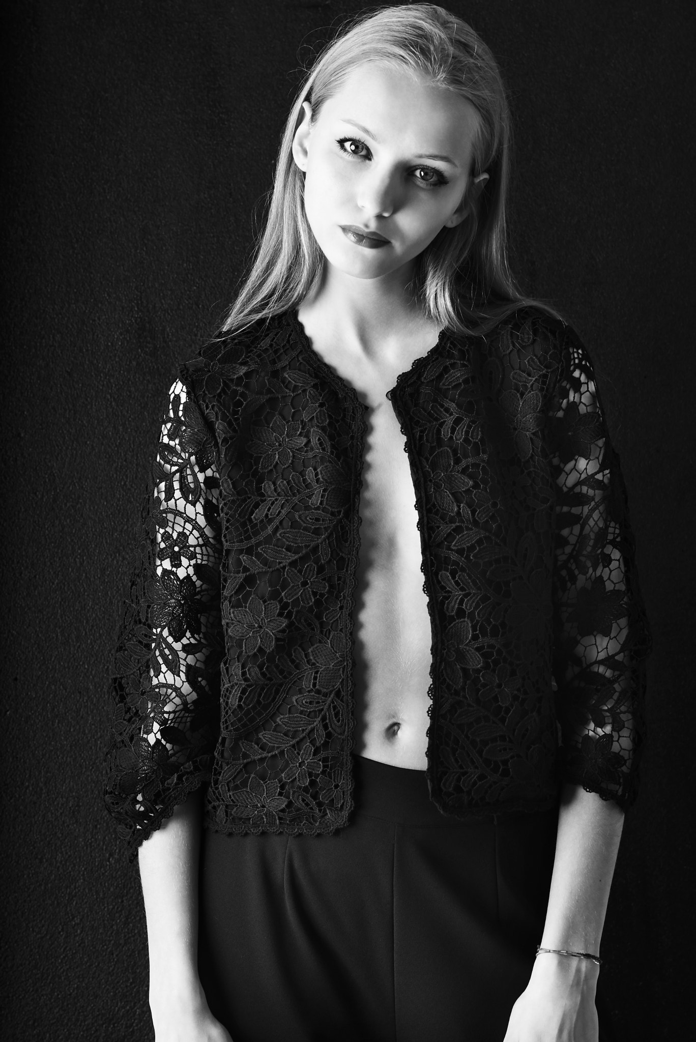 Summicron-M 1:2/50 sample photo. Lada monochrom photography