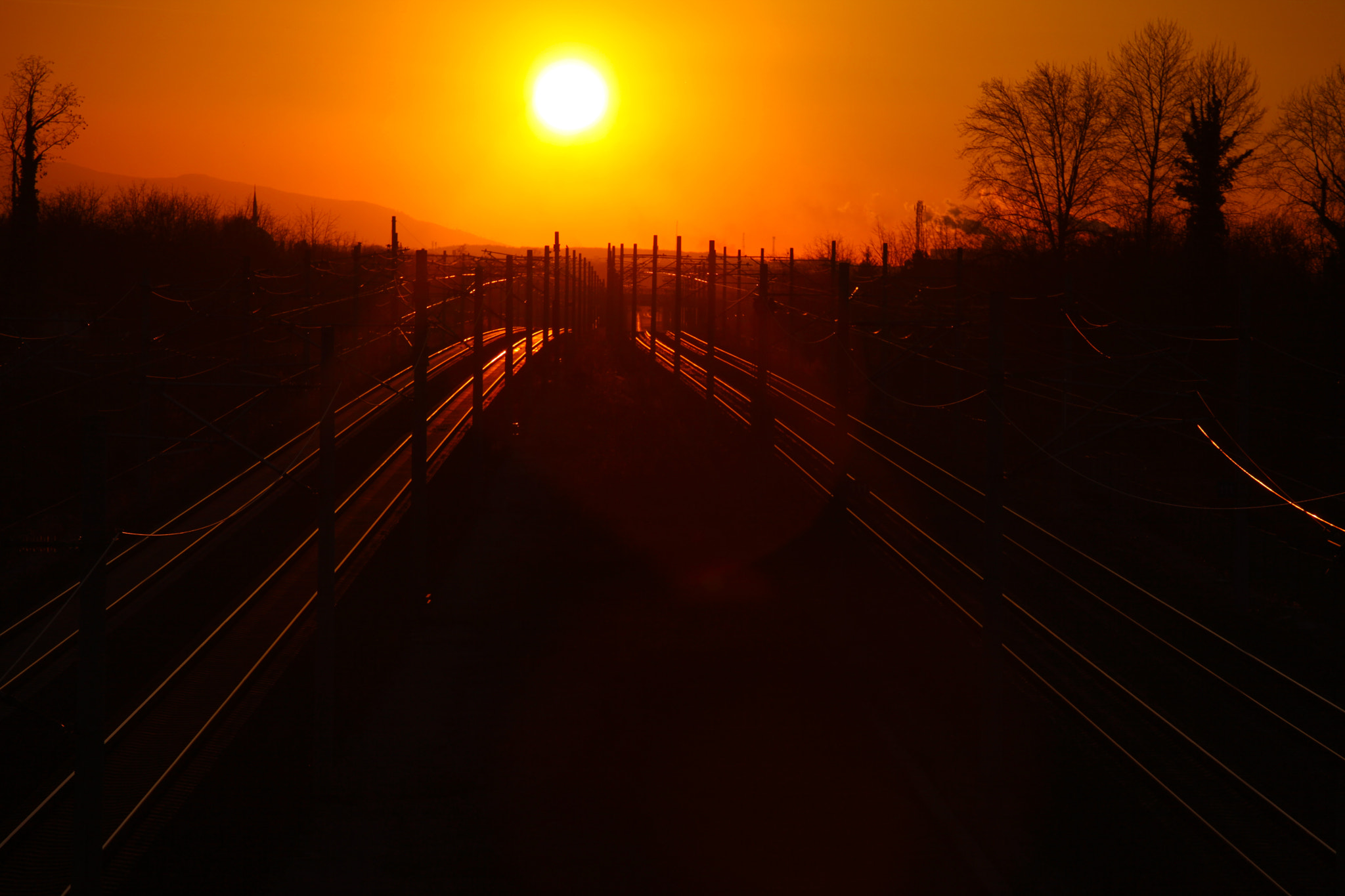 Canon EF 70-200mm F4L USM sample photo. Railways and the sunset.. photography