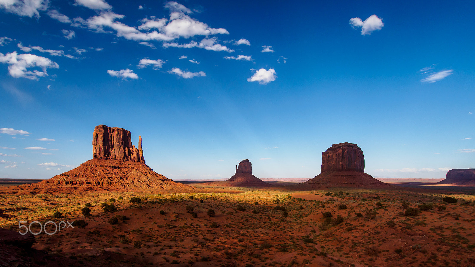 Olympus OM-D E-M5 sample photo. Monument valley photography