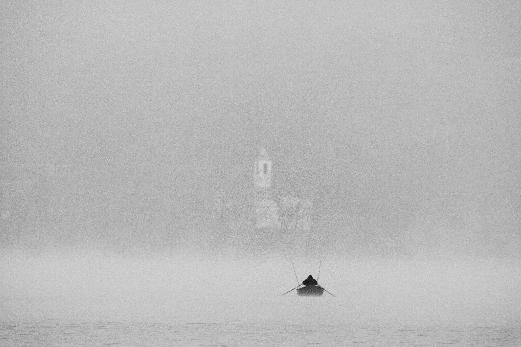 Canon EF 100-400mm F4.5-5.6L IS USM sample photo. Fog photography