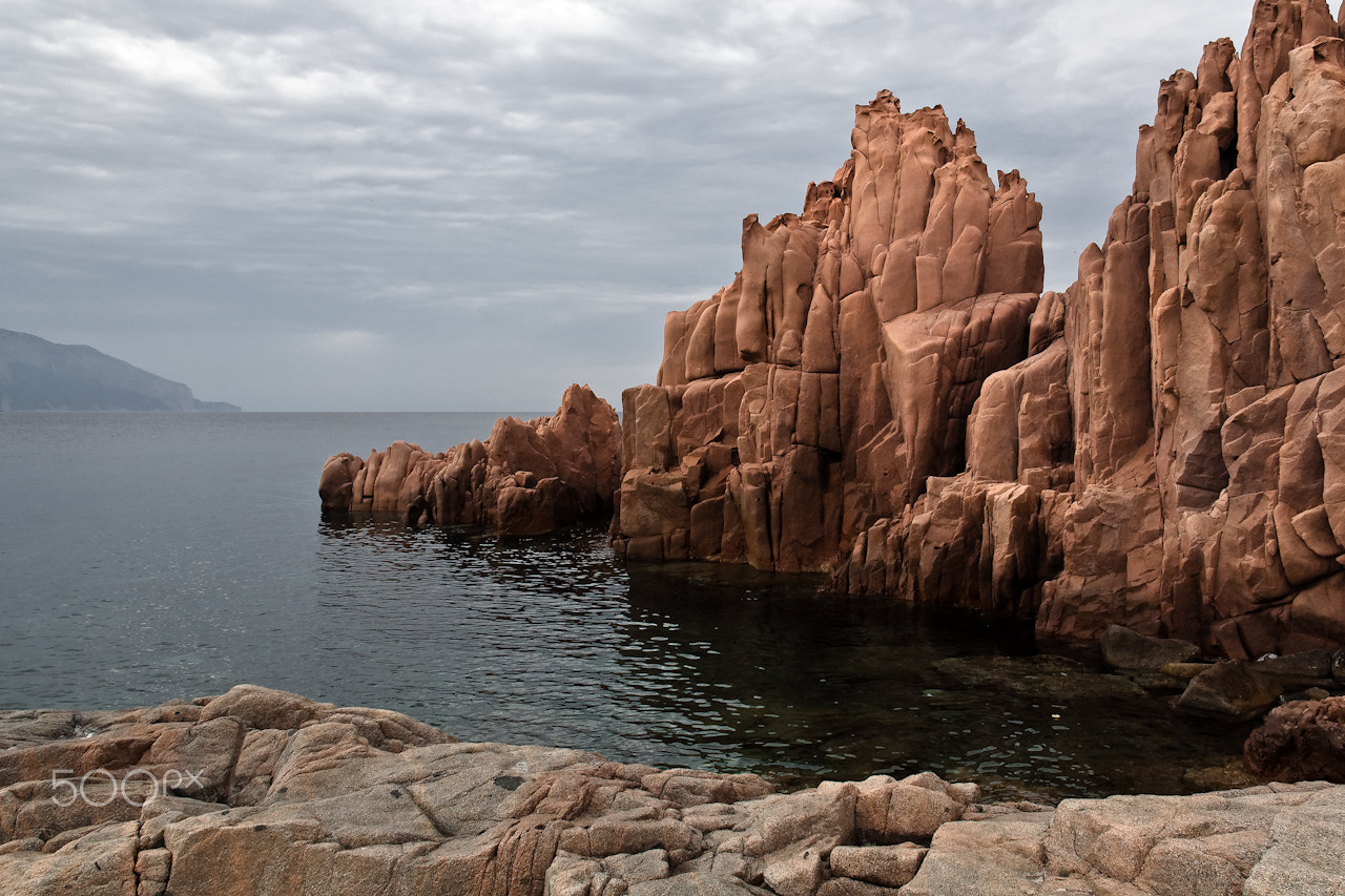 Canon EF-S 18-200mm F3.5-5.6 IS sample photo. Rocce rosse photography